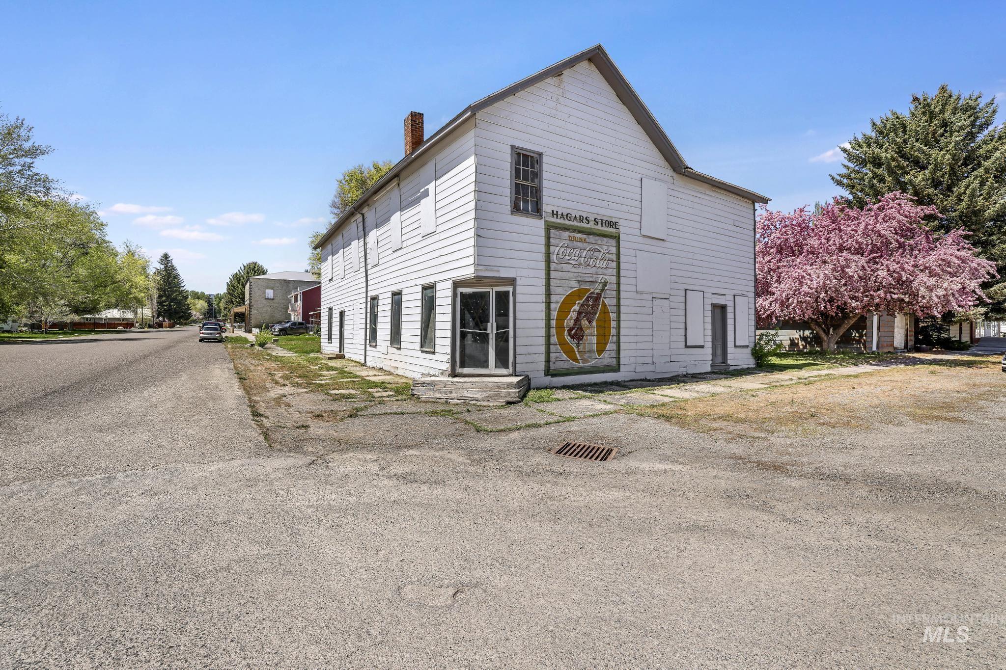 249 Main Street, Albion, Idaho 83311-0000, 2 Bedrooms, 6 Rooms, Business/Commercial For Sale, Price $150,000, 98947463
