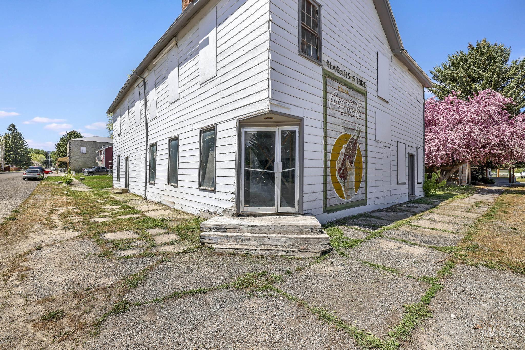 249 Main Street, Albion, Idaho 83311-0000, 2 Bedrooms, 6 Rooms, Business/Commercial For Sale, Price $150,000, 98947463