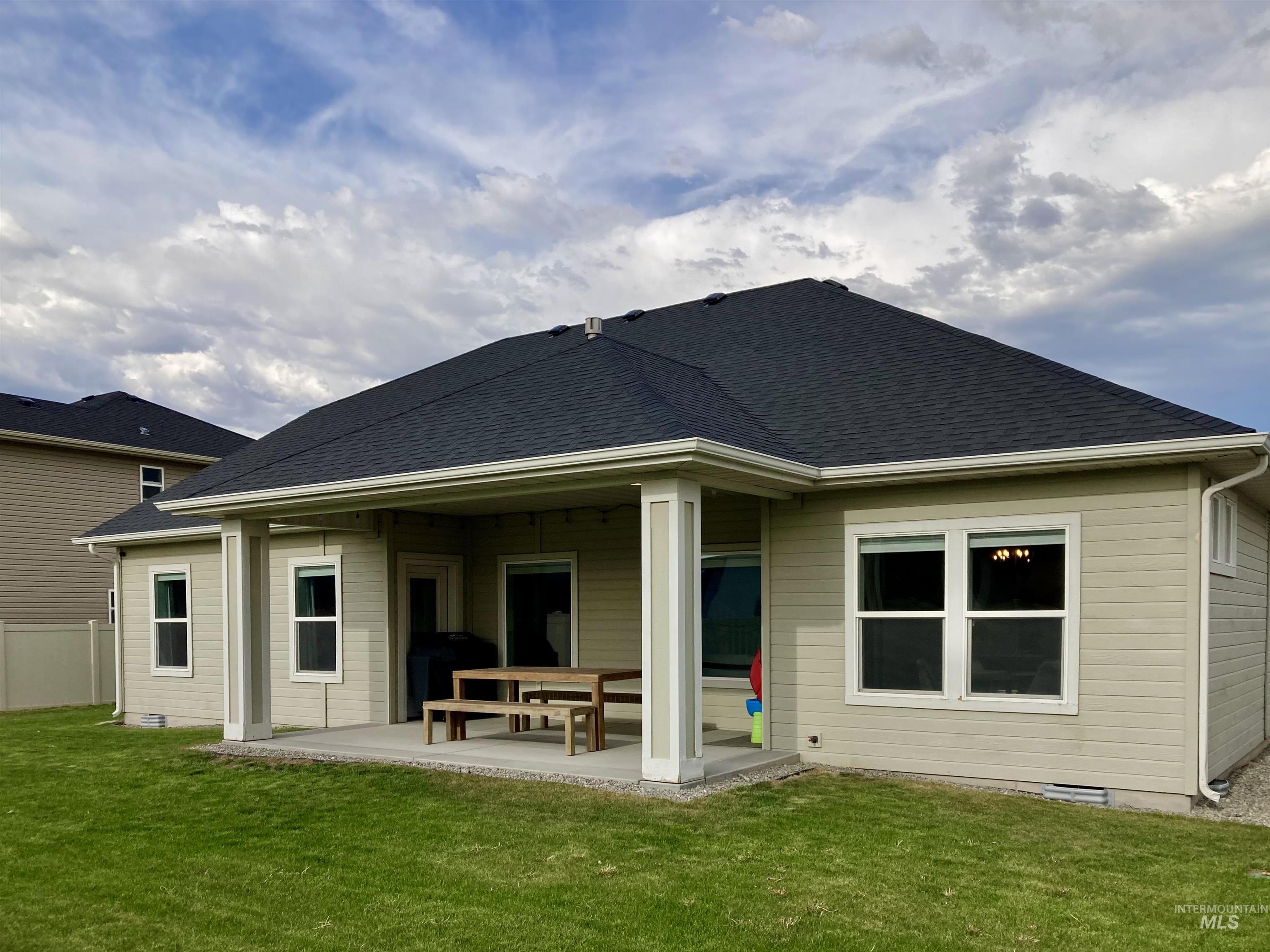 1983 Prospector Way, Twin Falls, Idaho 83301, 4 Bedrooms, 4 Bathrooms, Residential For Sale, Price $572,900, 98947468