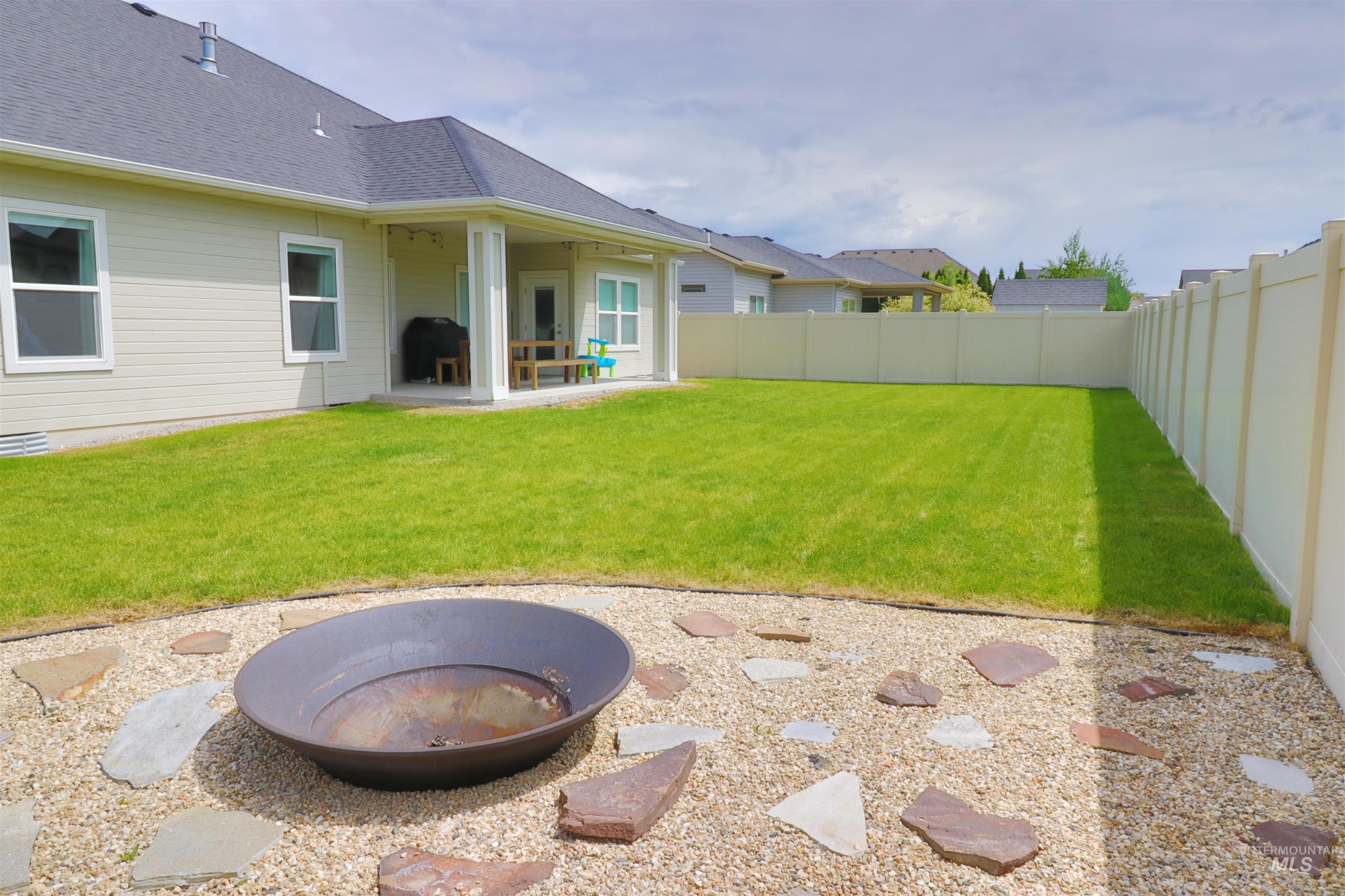 1983 Prospector Way, Twin Falls, Idaho 83301, 4 Bedrooms, 4 Bathrooms, Residential For Sale, Price $572,900, 98947468