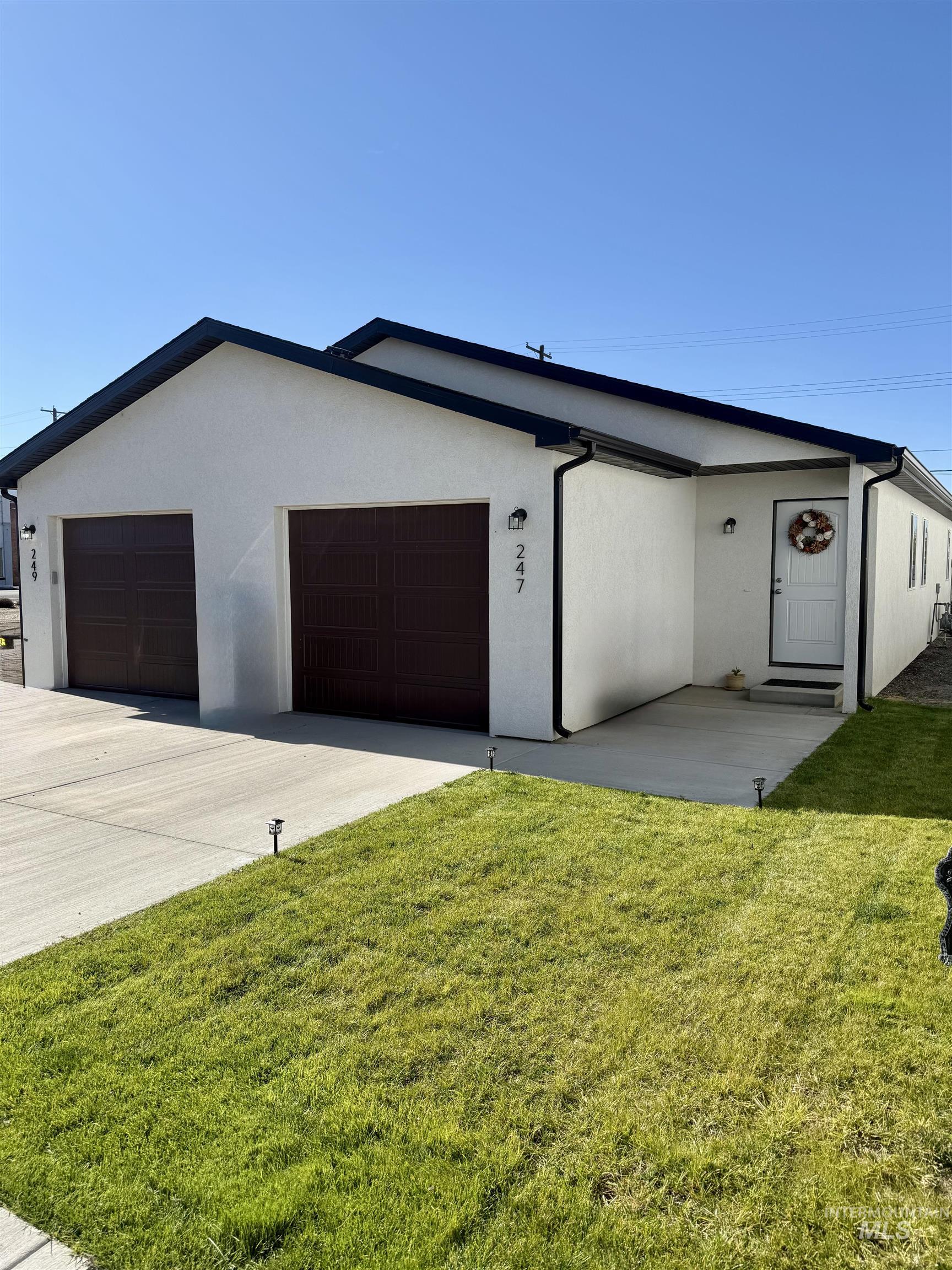 247 & 257 Washington Street, Gooding, Idaho 83330, 2 Bedrooms, 2 Bathrooms, Residential Income For Sale, Price $535,000,MLS 98947470