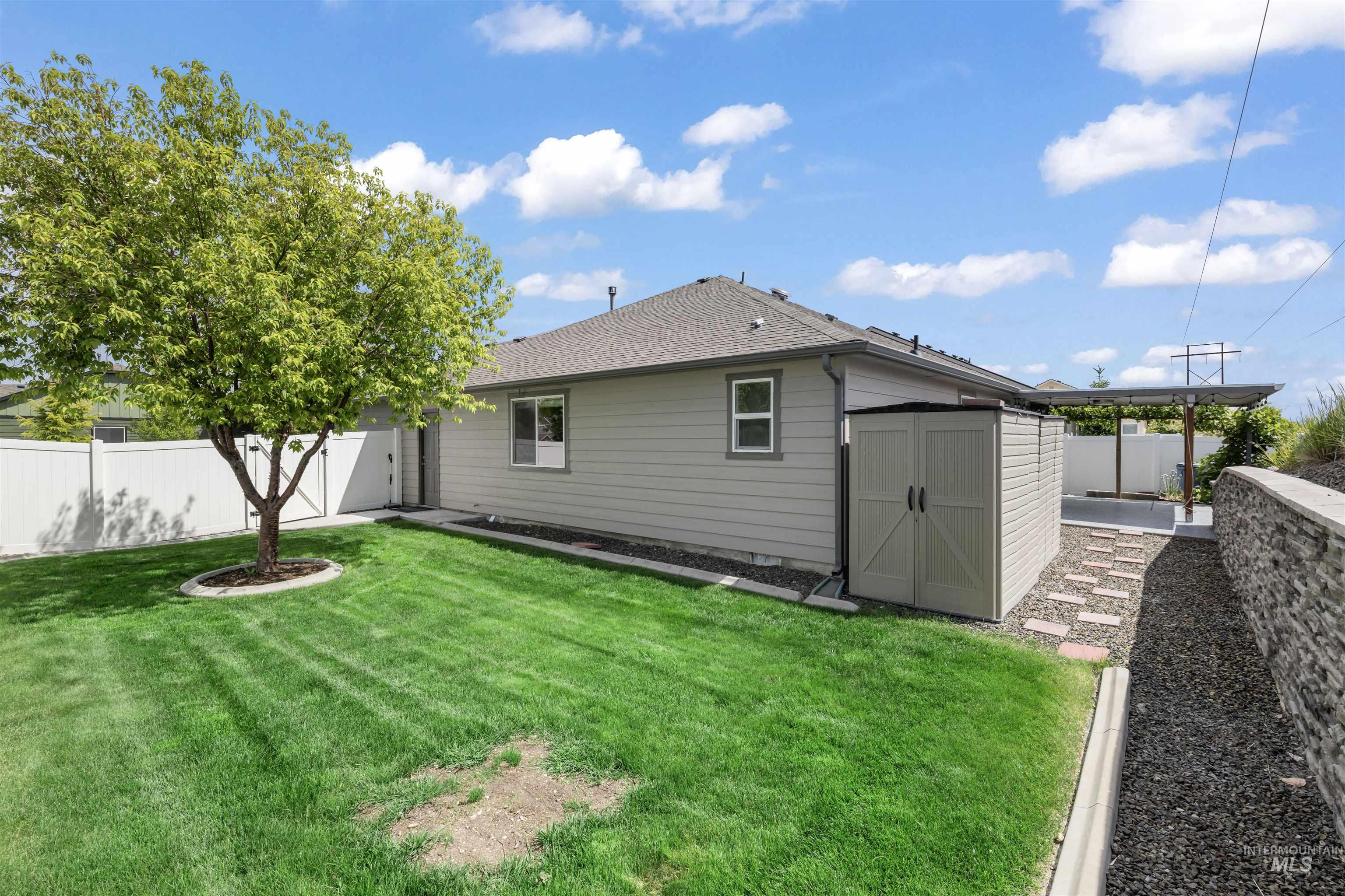 3605 S Edgeview, Nampa, Idaho 83686, 3 Bedrooms, 2 Bathrooms, Residential For Sale, Price $439,900, 98947478