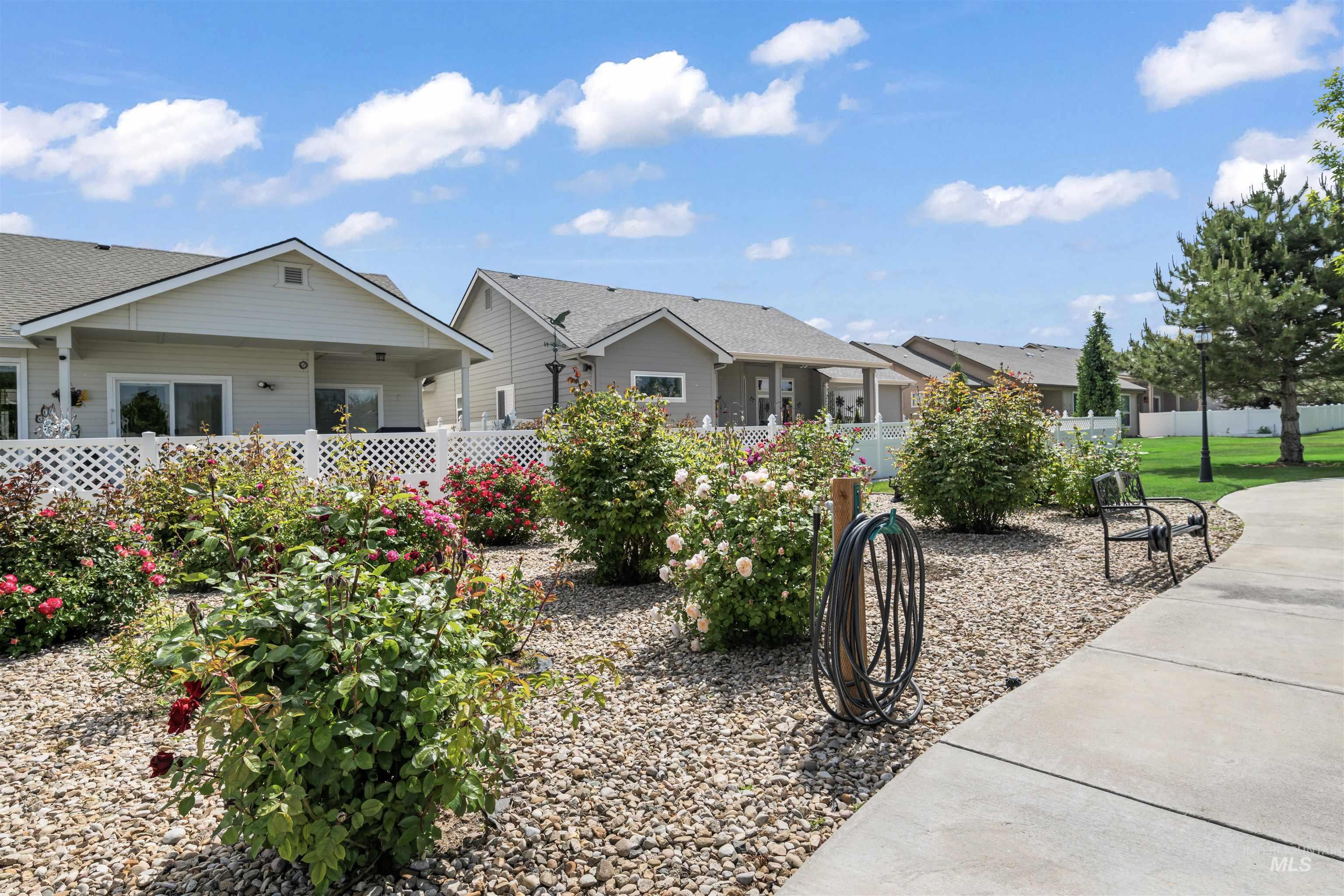 3605 S Edgeview, Nampa, Idaho 83686, 3 Bedrooms, 2 Bathrooms, Residential For Sale, Price $439,900, 98947478