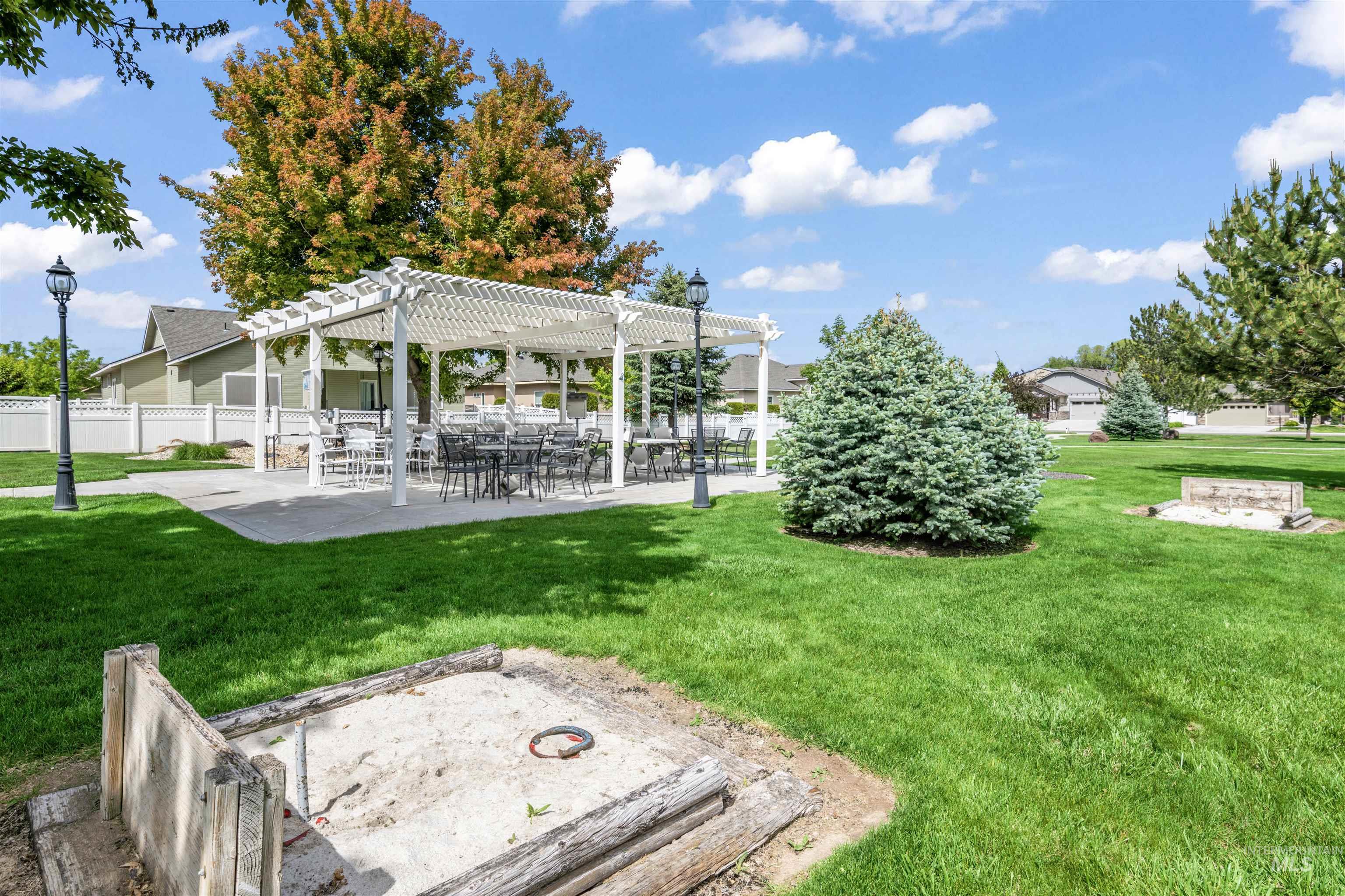 3605 S Edgeview, Nampa, Idaho 83686, 3 Bedrooms, 2 Bathrooms, Residential For Sale, Price $439,900, 98947478