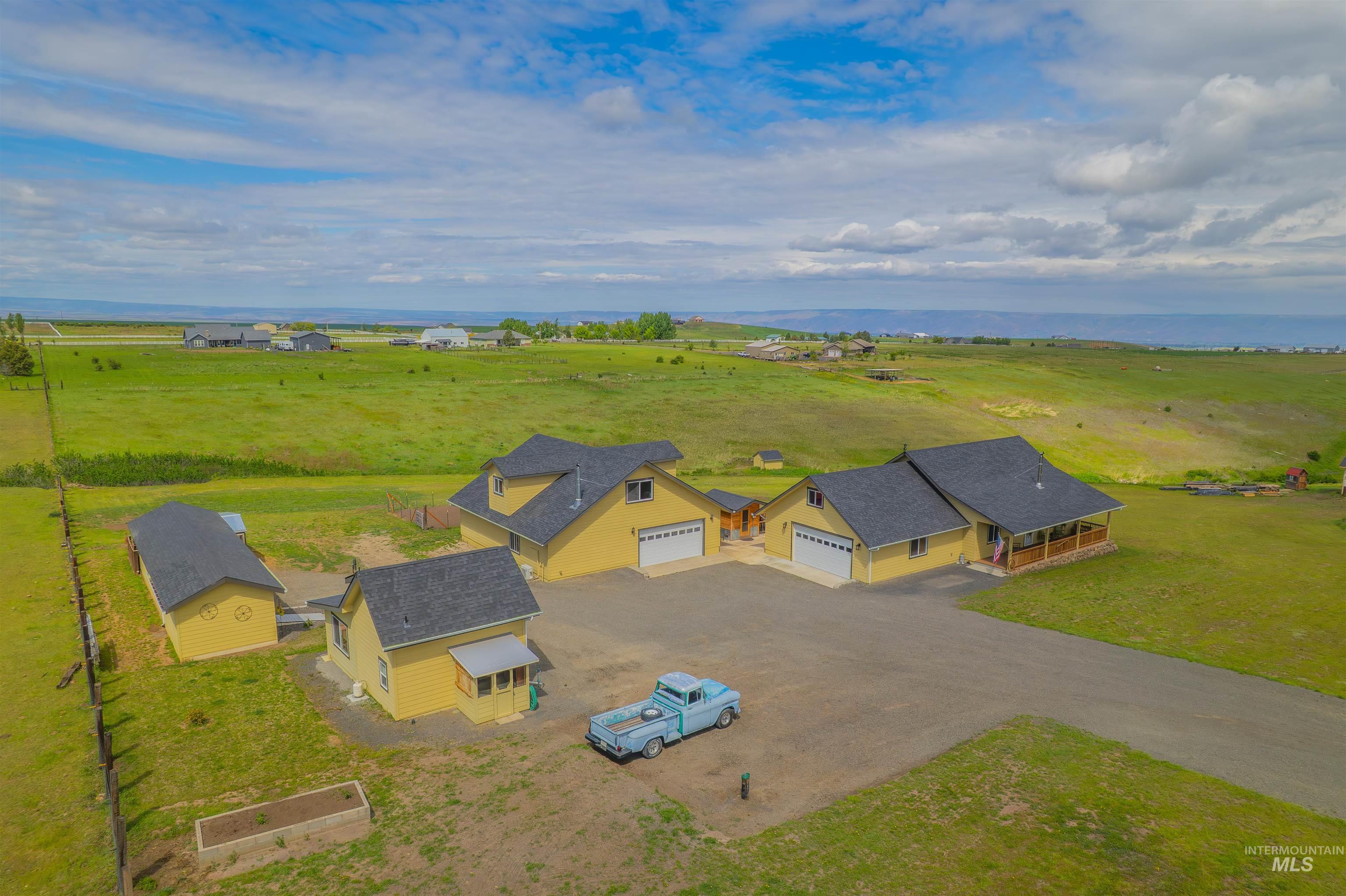 35406 Galen Drive, Lewiston, Idaho 83501, 2 Bedrooms, 1 Bathroom, Residential For Sale, Price $777,000, 98947481