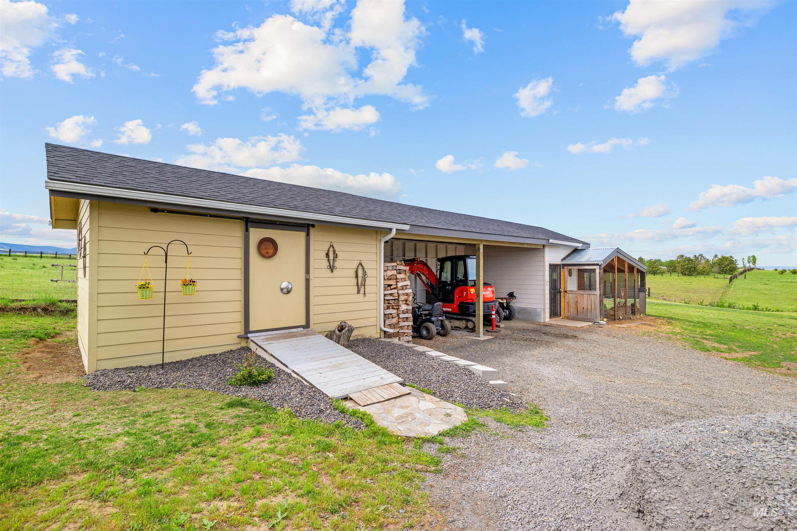 35406 Galen Drive, Lewiston, Idaho 83501, 2 Bedrooms, 1 Bathroom, Residential For Sale, Price $845,000, 98947481