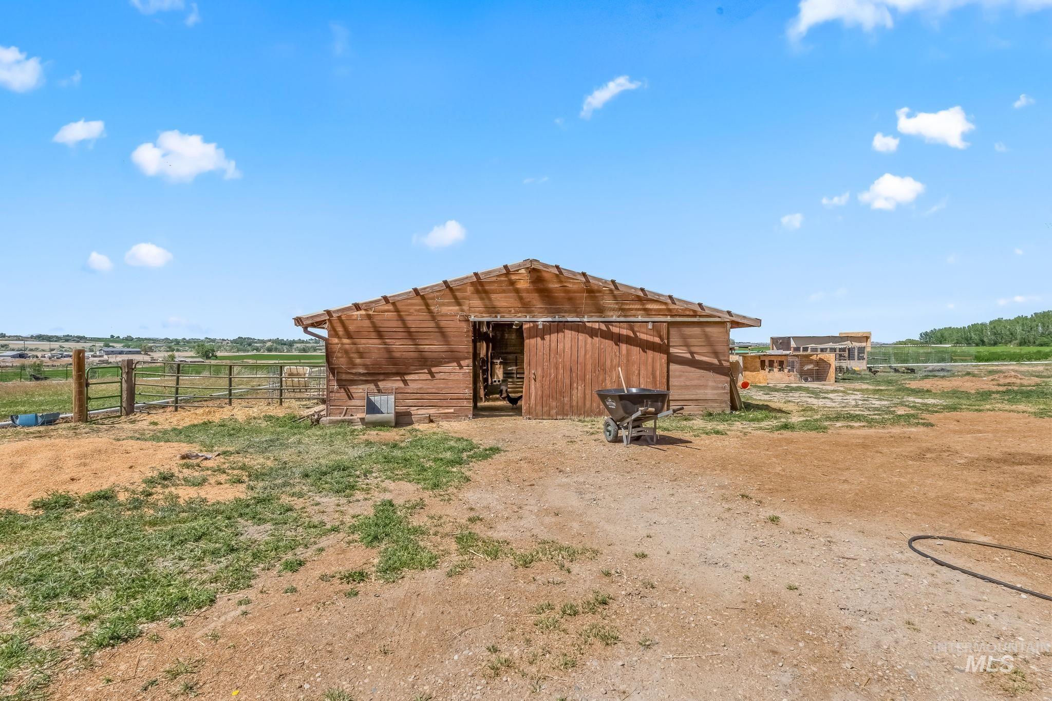 2524 Succor Creek Road, Homedale, Idaho 83628, 4 Bedrooms, 2 Bathrooms, Residential For Sale, Price $624,900, 98947491