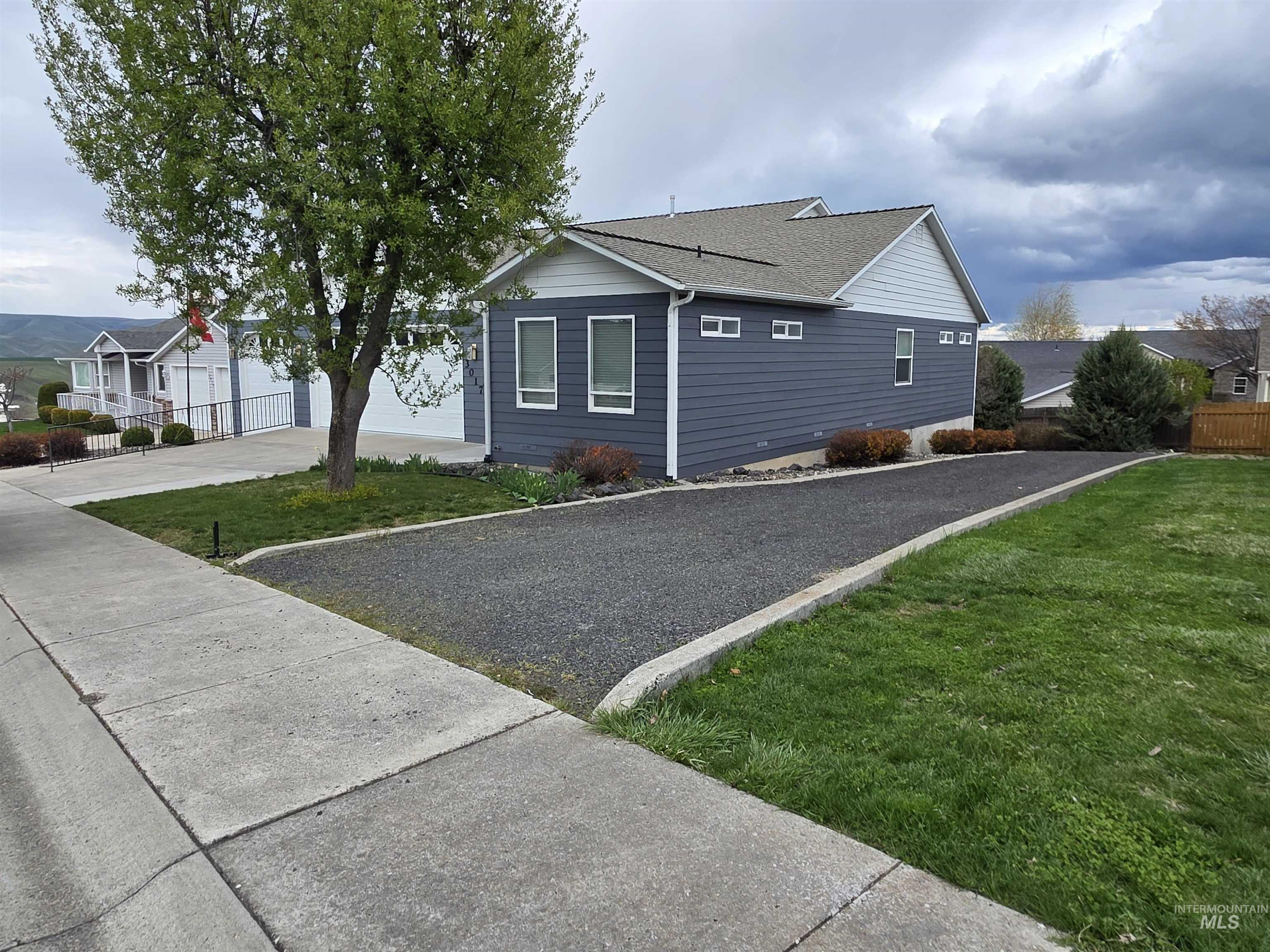 3017 Cypress St, Lewiston, Idaho 83501, 5 Bedrooms, 3 Bathrooms, Residential For Sale, Price $550,000, 98947503