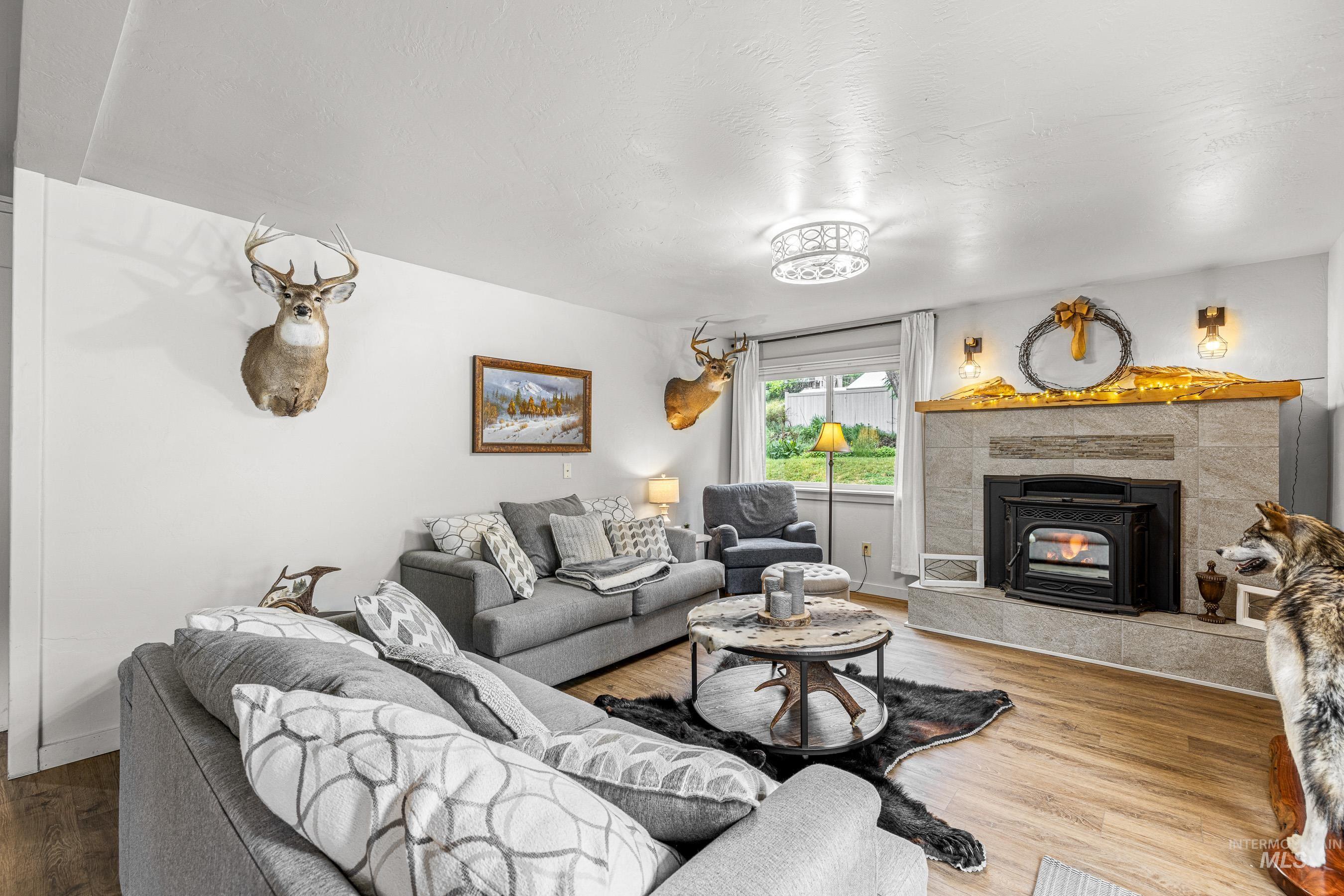 509 S Main St, Riggins, Idaho 83549, 4 Bedrooms, 3 Bathrooms, Residential For Sale, Price $599,000, 98947526