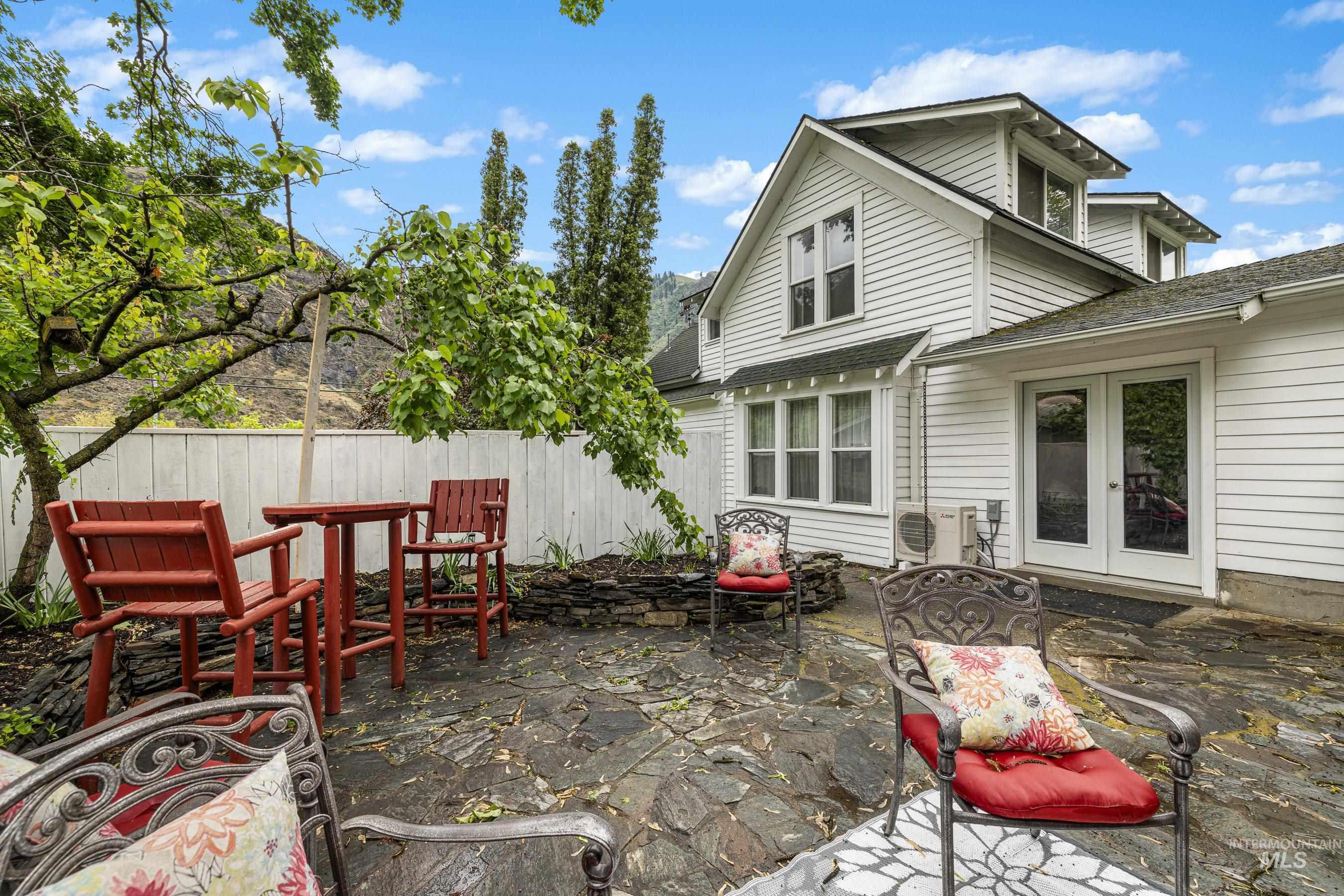 509 S Main St, Riggins, Idaho 83549, 4 Bedrooms, 3 Bathrooms, Residential For Sale, Price $599,000, 98947526