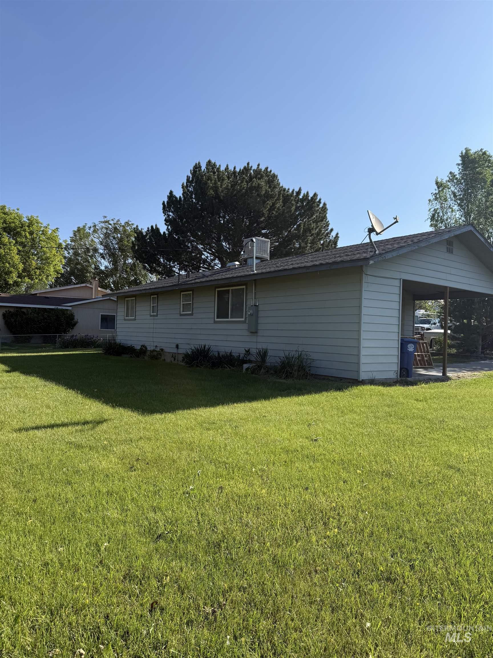 140 Quick Silver Ave, Hagerman, Idaho 83332-5027, 5 Bedrooms, 2 Bathrooms, Residential For Sale, Price $279,999, 98947534