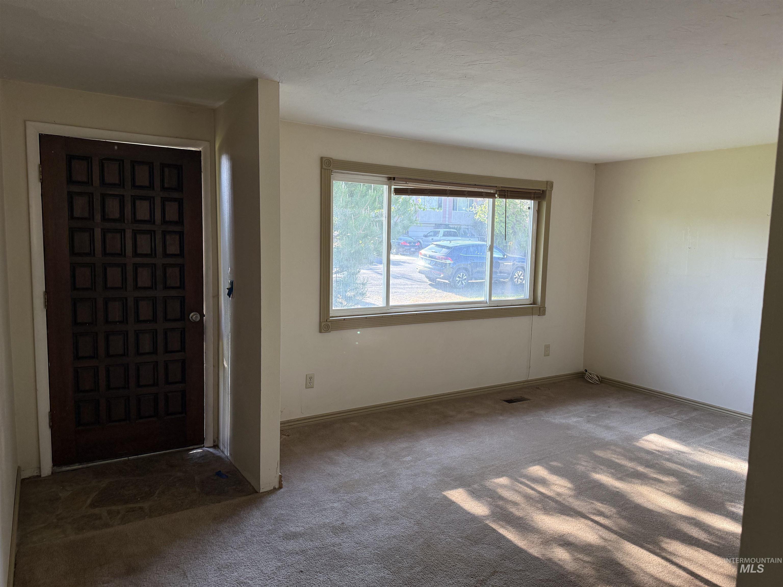 140 Quick Silver Ave, Hagerman, Idaho 83332-5027, 5 Bedrooms, 2 Bathrooms, Residential For Sale, Price $279,999, 98947534