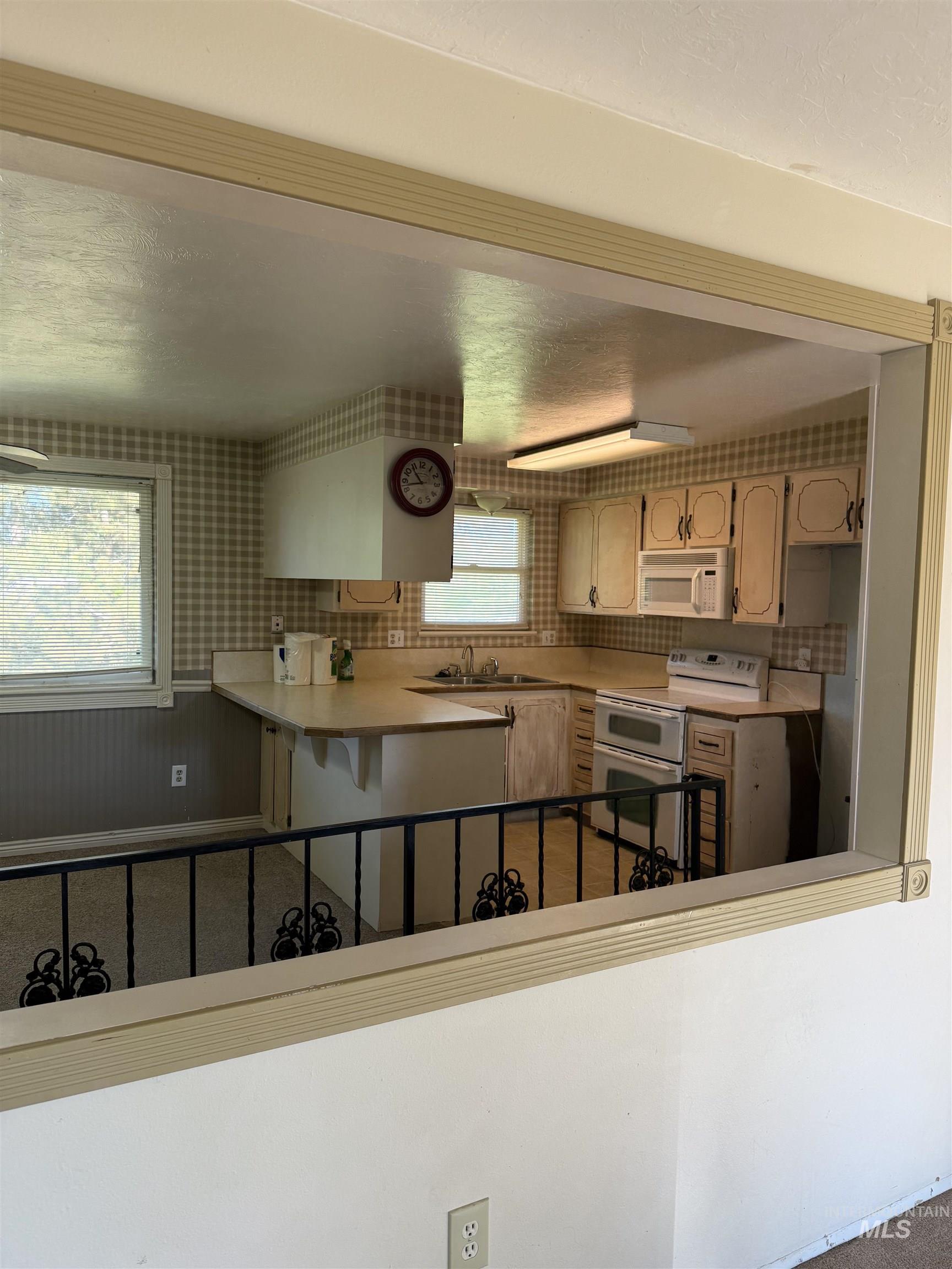 140 Quick Silver Ave, Hagerman, Idaho 83332-5027, 5 Bedrooms, 2 Bathrooms, Residential For Sale, Price $279,999, 98947534