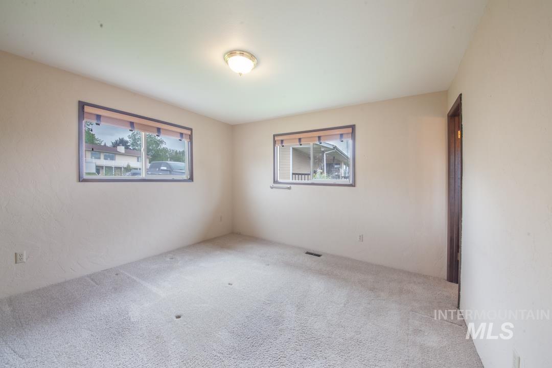 2634 Laurel Ct, Clarkston, Washington 99403, 4 Bedrooms, 3 Bathrooms, Residential For Sale, Price $399,000, 98947560