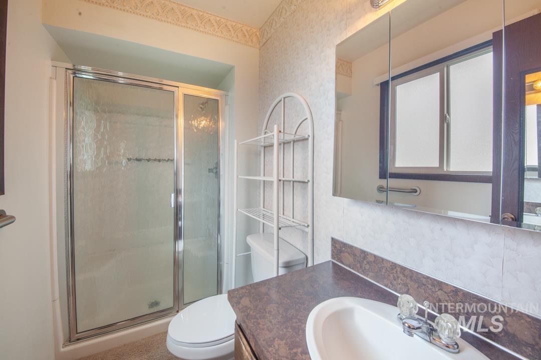 2634 Laurel Ct, Clarkston, Washington 99403, 4 Bedrooms, 3 Bathrooms, Residential For Sale, Price $399,000, 98947560