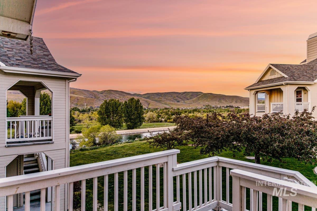 5158 S Surprise Way, Boise, Idaho 83716, 2 Bedrooms, 2 Bathrooms, Residential For Sale, Price $415,000, 98947571