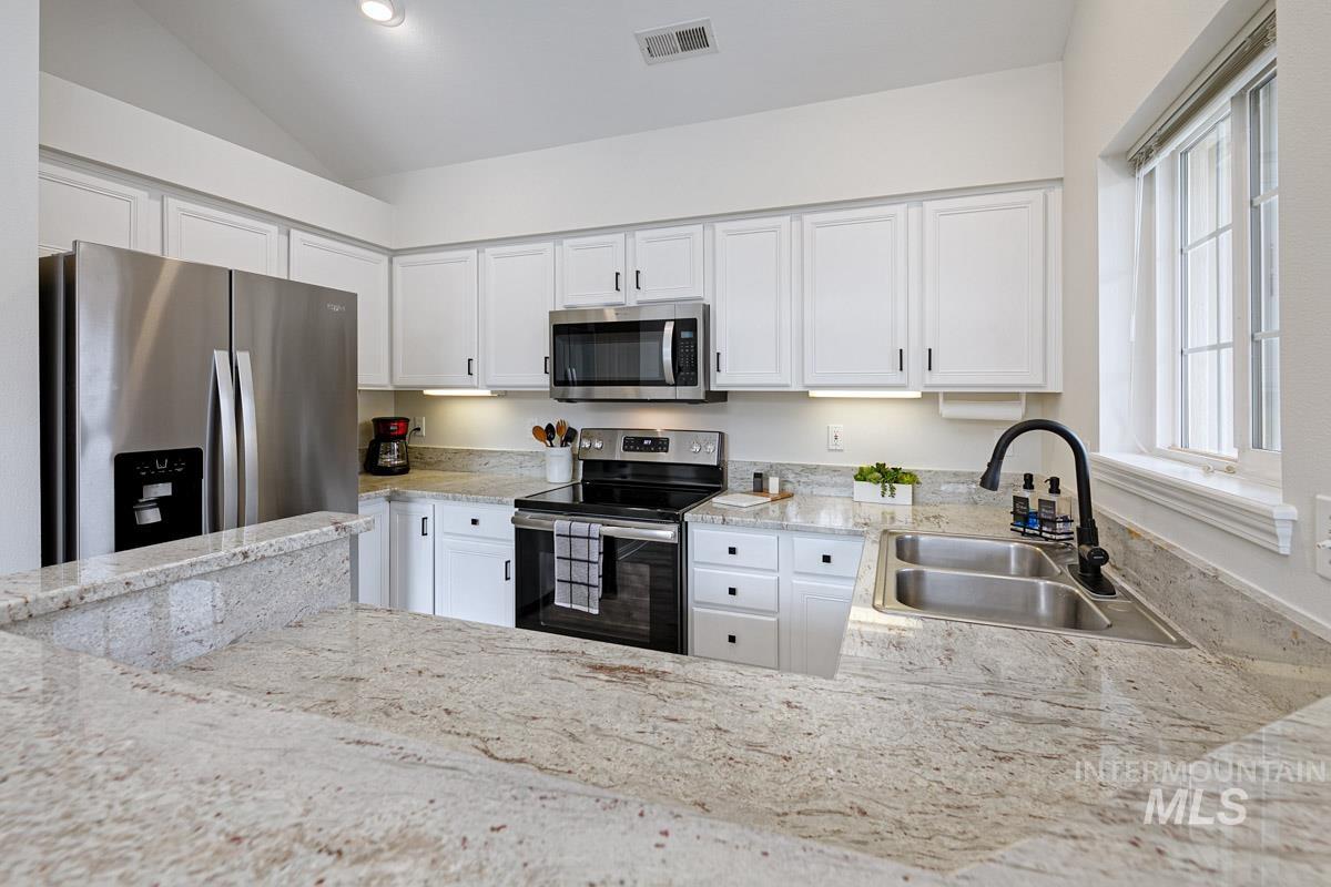 5158 S Surprise Way, Boise, Idaho 83716, 2 Bedrooms, 2 Bathrooms, Residential For Sale, Price $415,000, 98947571