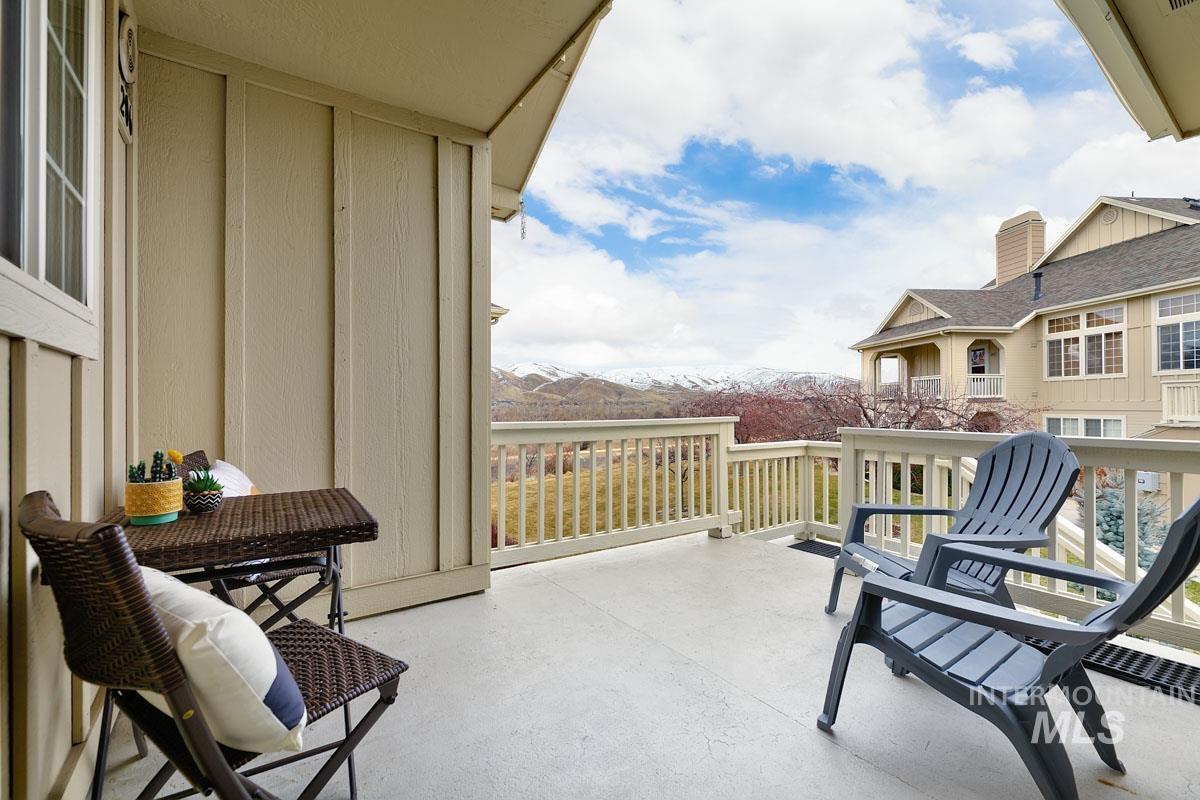 5158 S Surprise Way, Boise, Idaho 83716, 2 Bedrooms, 2 Bathrooms, Residential For Sale, Price $415,000, 98947571