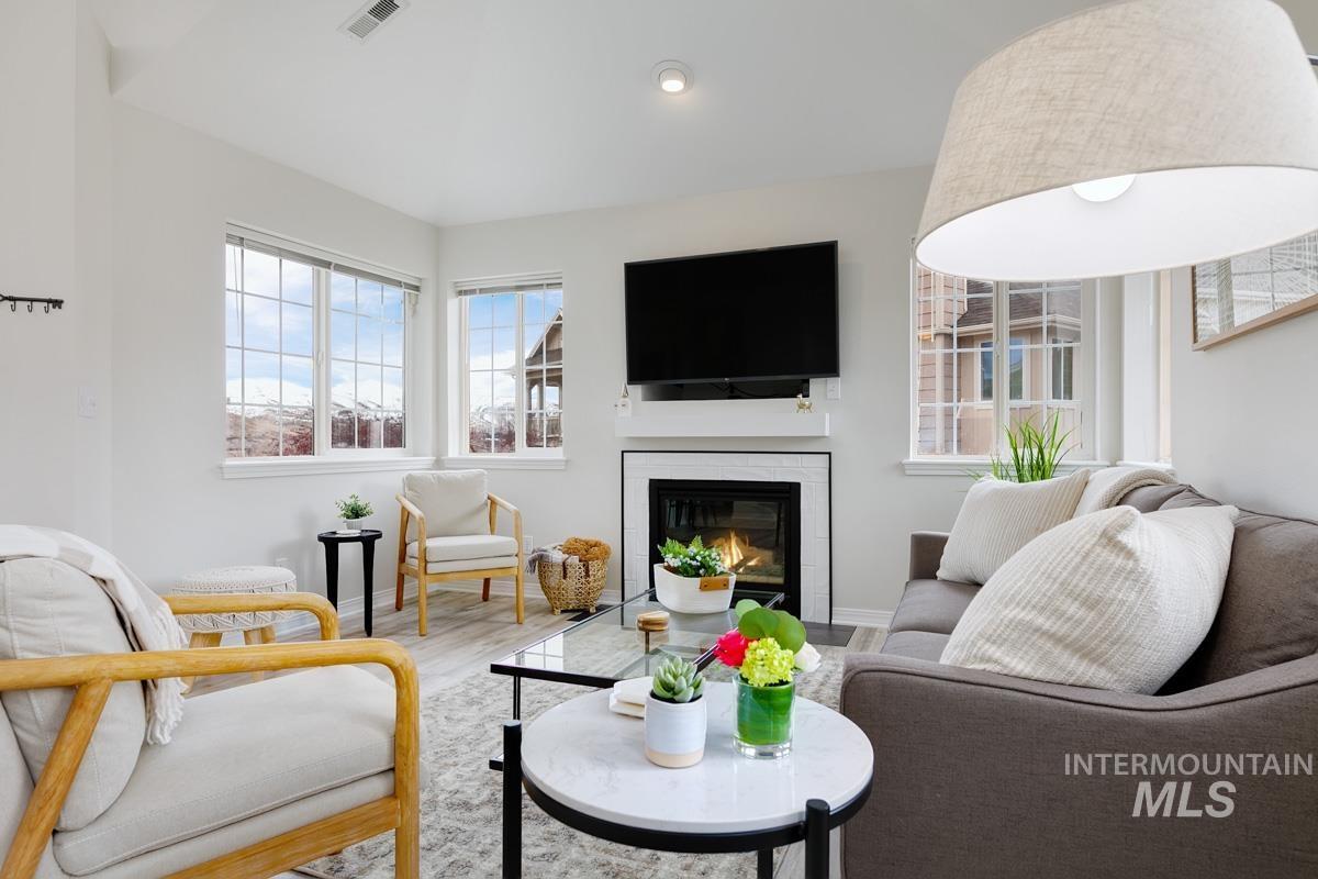 5158 S Surprise Way, Boise, Idaho 83716, 2 Bedrooms, 2 Bathrooms, Residential Income For Sale, Price $415,000, 98947581