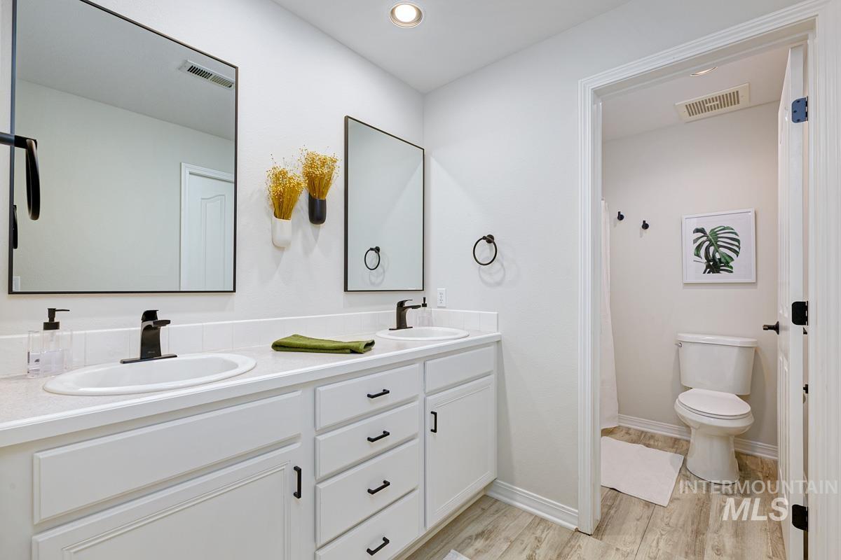 5158 S Surprise Way, Boise, Idaho 83716, 2 Bedrooms, 2 Bathrooms, Residential Income For Sale, Price $415,000, 98947581