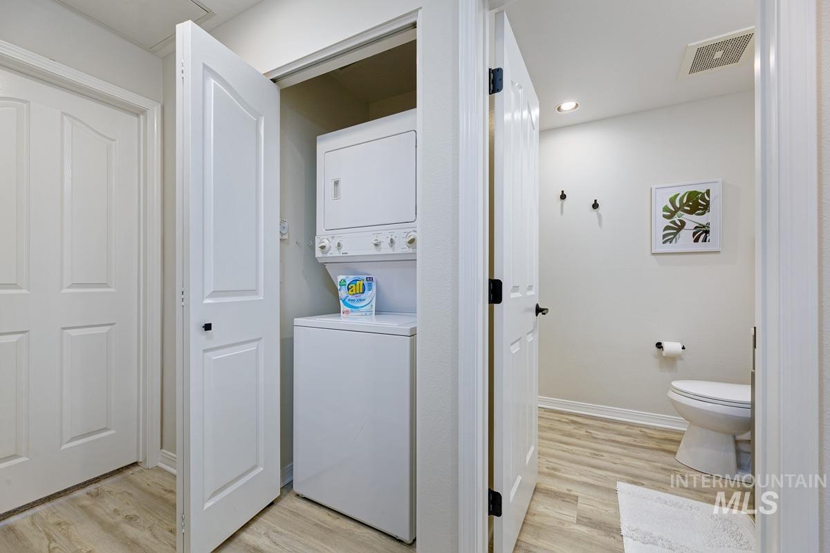 5158 S Surprise Way, Boise, Idaho 83716, 2 Bedrooms, 2 Bathrooms, Residential Income For Sale, Price $415,000, 98947581