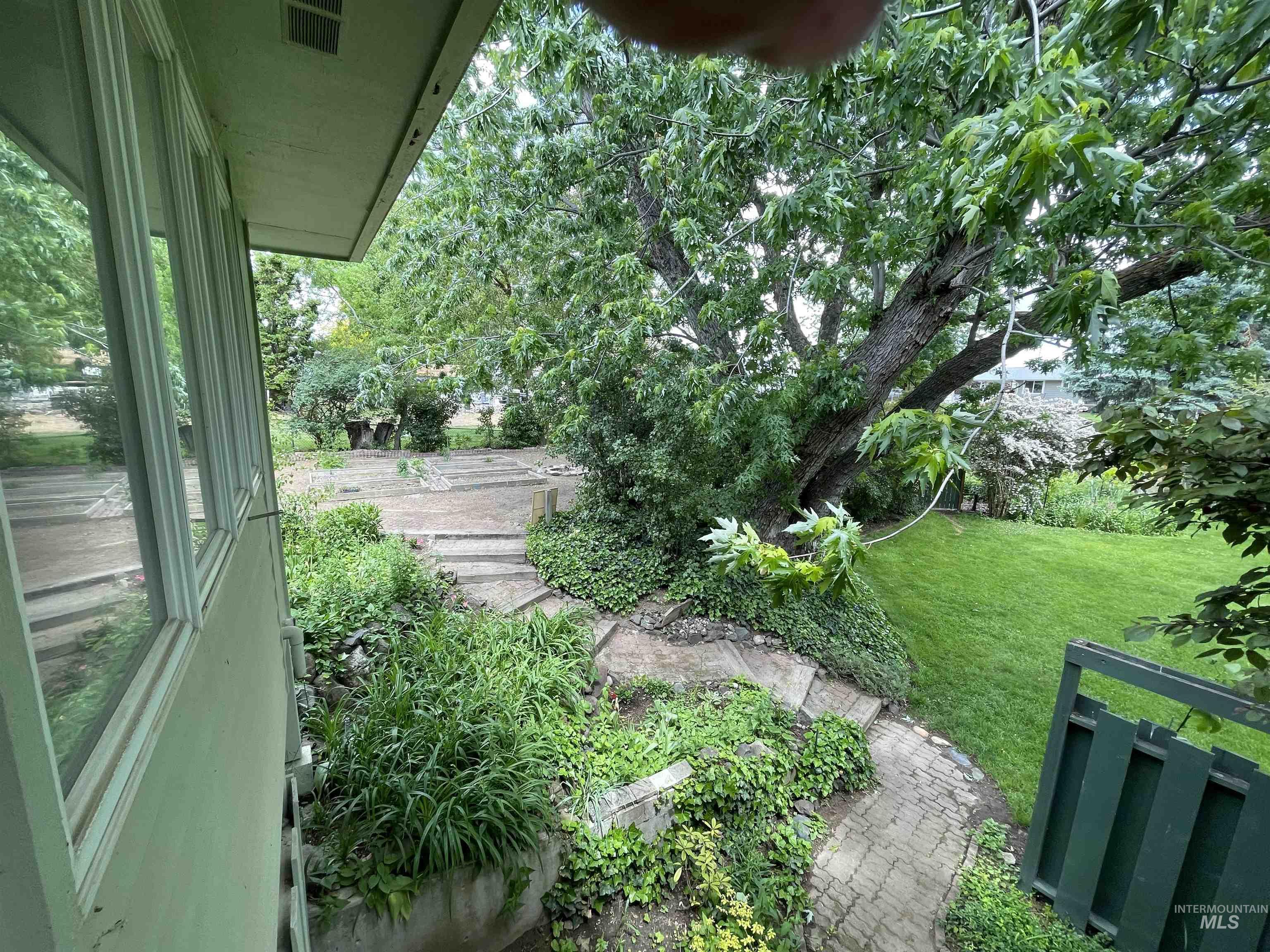 2731 Laurel Drive, Clarkston, Washington 99403, 4 Bedrooms, 2 Bathrooms, Residential For Sale, Price $425,000, 98947586