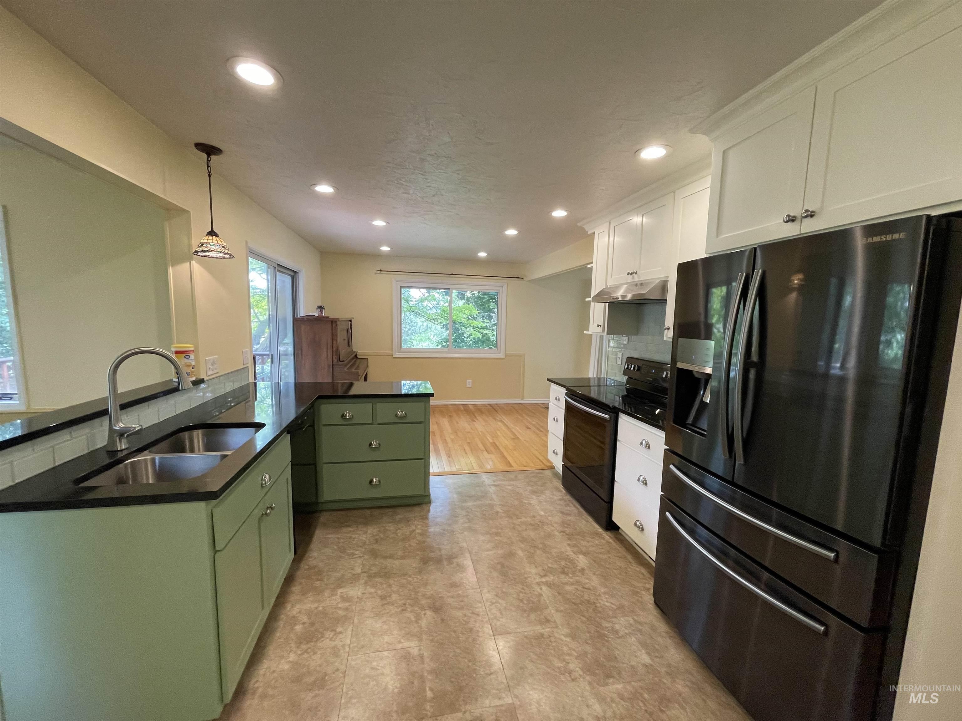 2731 Laurel Drive, Clarkston, Washington 99403, 4 Bedrooms, 2 Bathrooms, Residential For Sale, Price $425,000, 98947586
