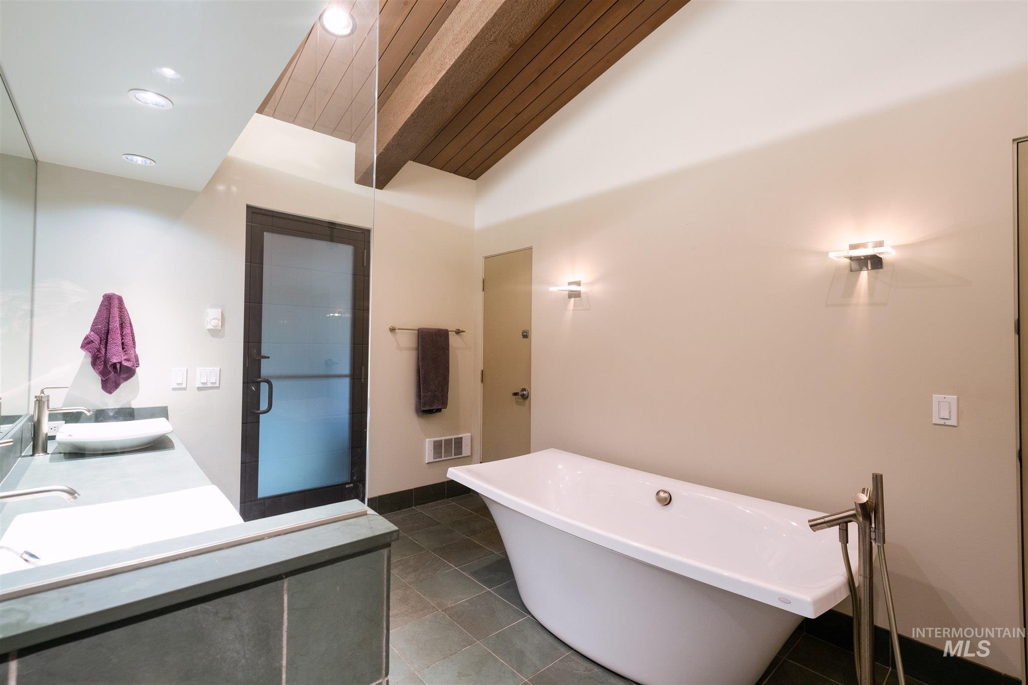 1115 Heaven's Gate Ct, McCall, Idaho 83638, 5 Bedrooms, 5.5 Bathrooms, Residential For Sale, Price $2,625,000, 98947630