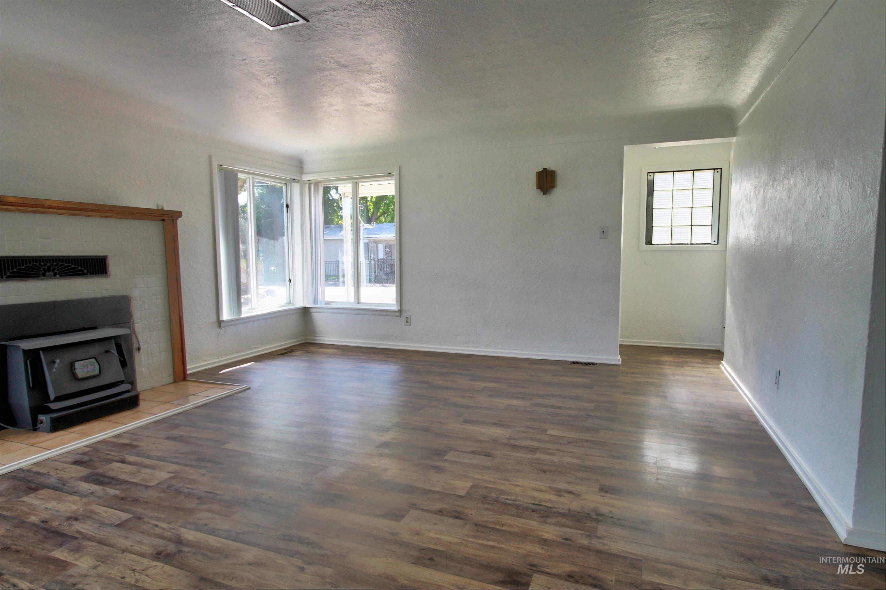2912 S Harmony Ave, Boise, Idaho 83706, 3 Bedrooms, 2 Bathrooms, Residential For Sale, Price $424,900, 98947636