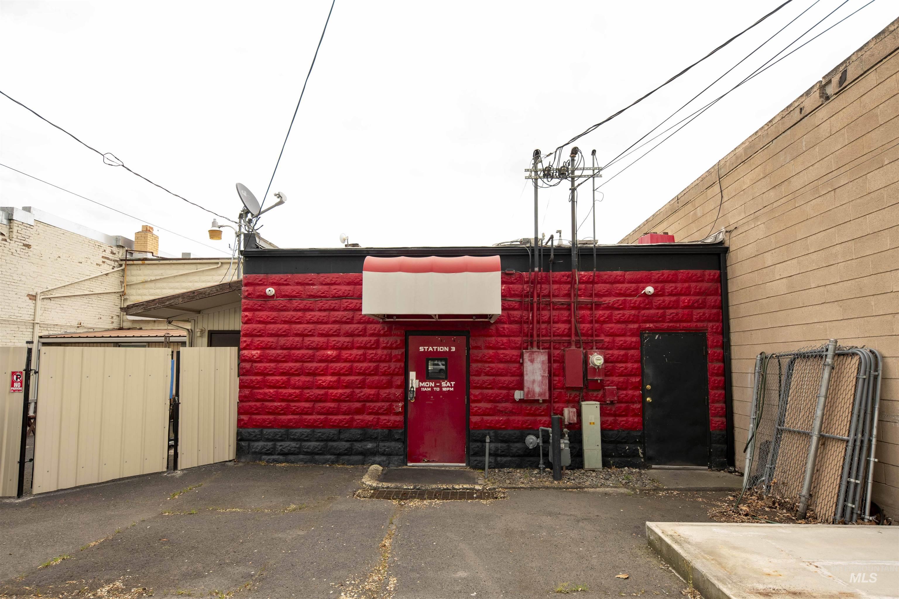 916 6th Street, Clarkston, Washington 99403, Business/Commercial For Sale, Price $449,000, 98947642