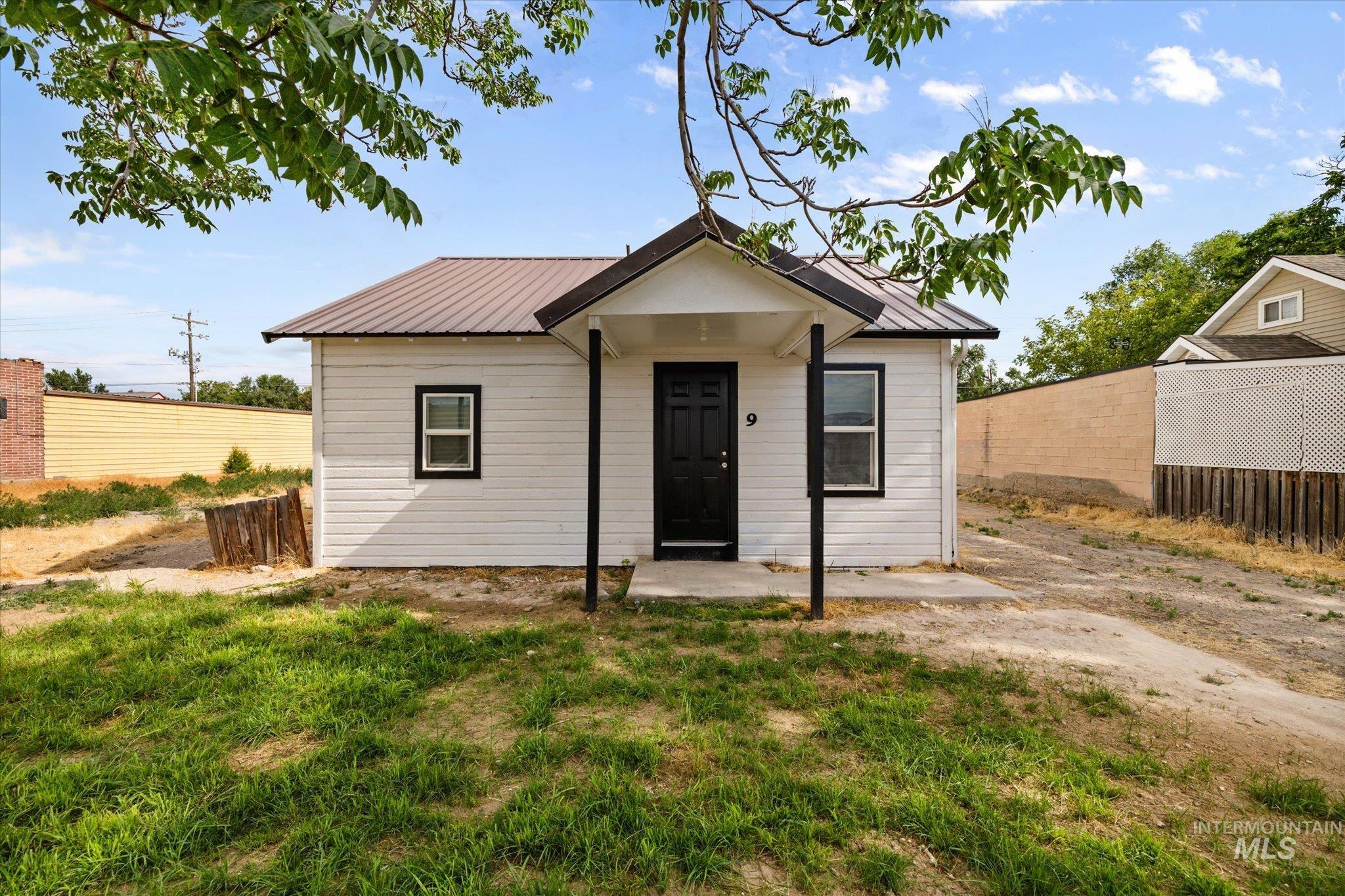 9 E Owyhee Ave, Homedale, Idaho 83628, 2 Bedrooms, 1 Bathroom, Residential For Sale, Price $250,000, 98947643