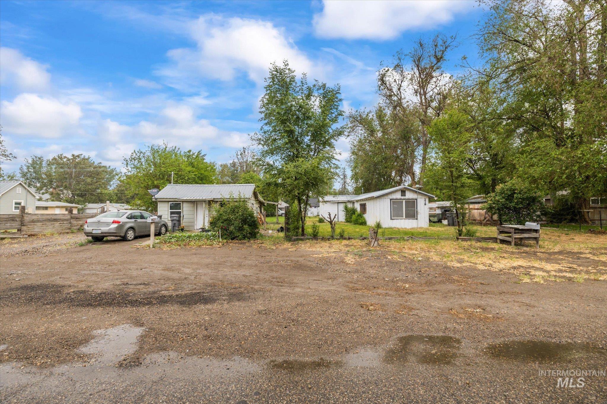 218 & 222 E Owyhee Ave, Homedale, Idaho 83628, 1 Bedroom, 1 Bathroom, Residential For Sale, Price $250,000, 98947649
