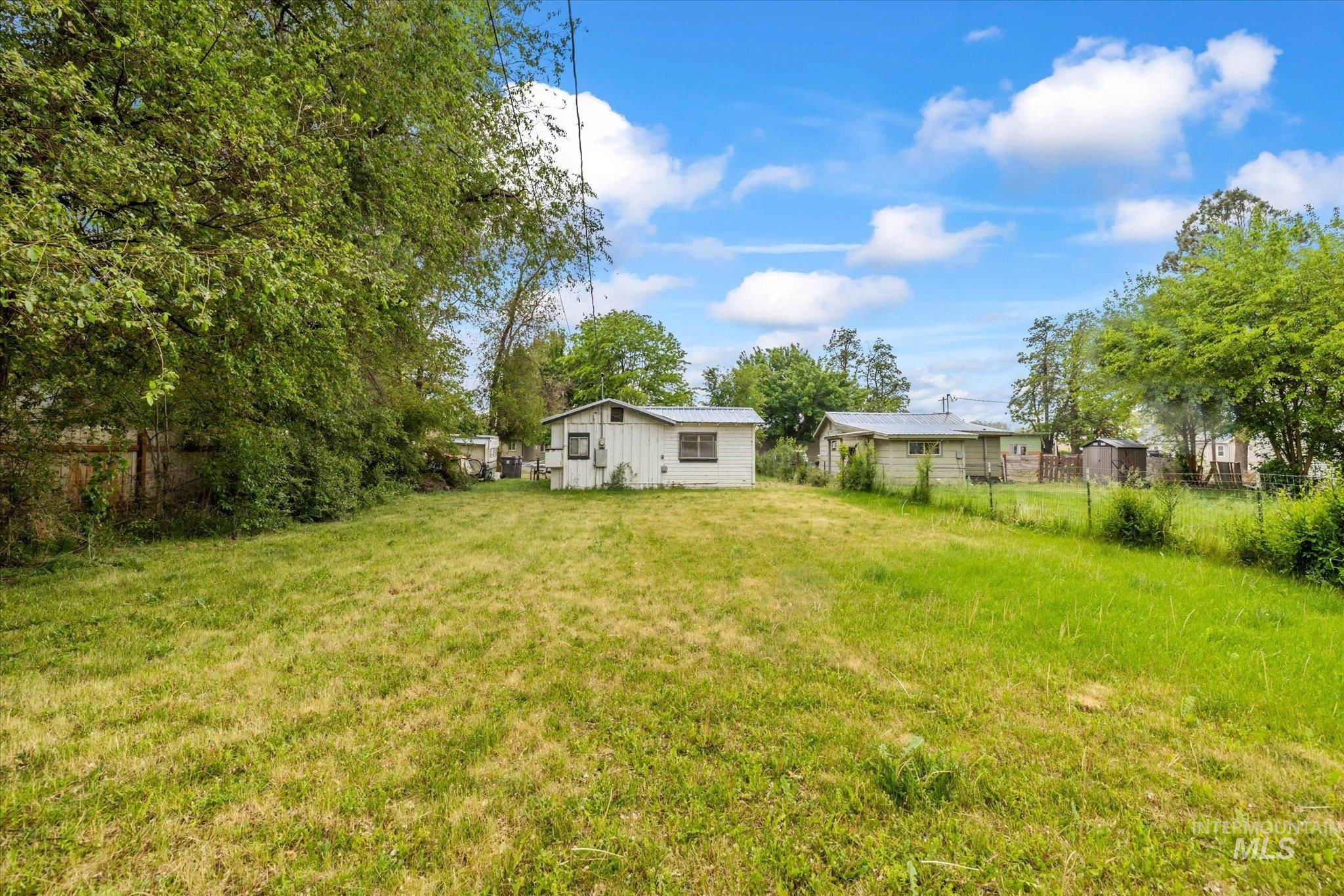218 & 222 E Owyhee Ave, Homedale, Idaho 83628, 1 Bedroom, 1 Bathroom, Residential For Sale, Price $250,000, 98947649