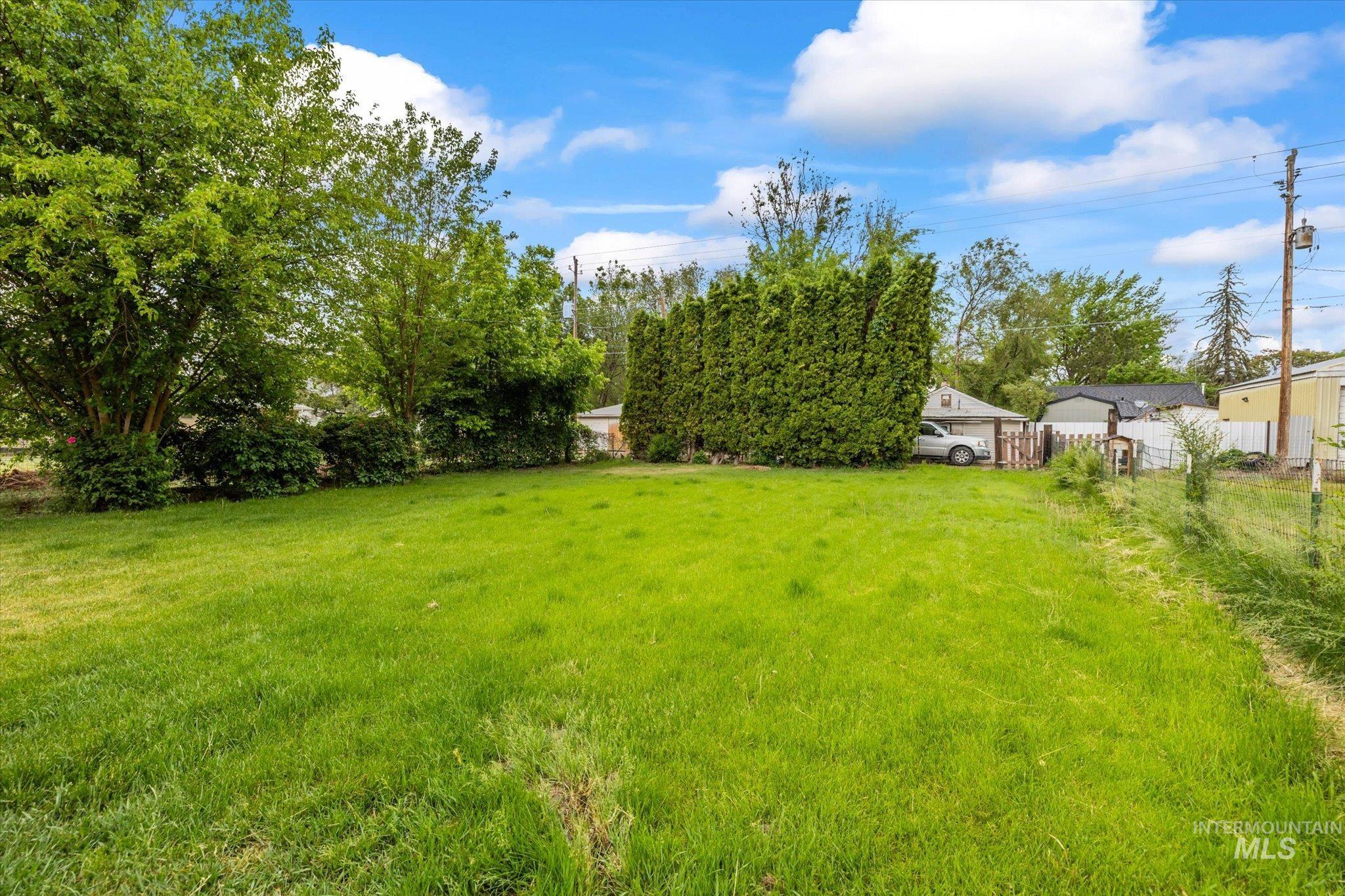 218 & 222 E Owyhee Ave, Homedale, Idaho 83628, 1 Bedroom, 1 Bathroom, Residential For Sale, Price $250,000, 98947649