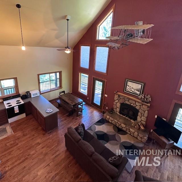 51 Ranch Cir, Cascade, Idaho 83611, 2 Bedrooms, 2 Bathrooms, Residential For Sale, Price $569,000, 98947655