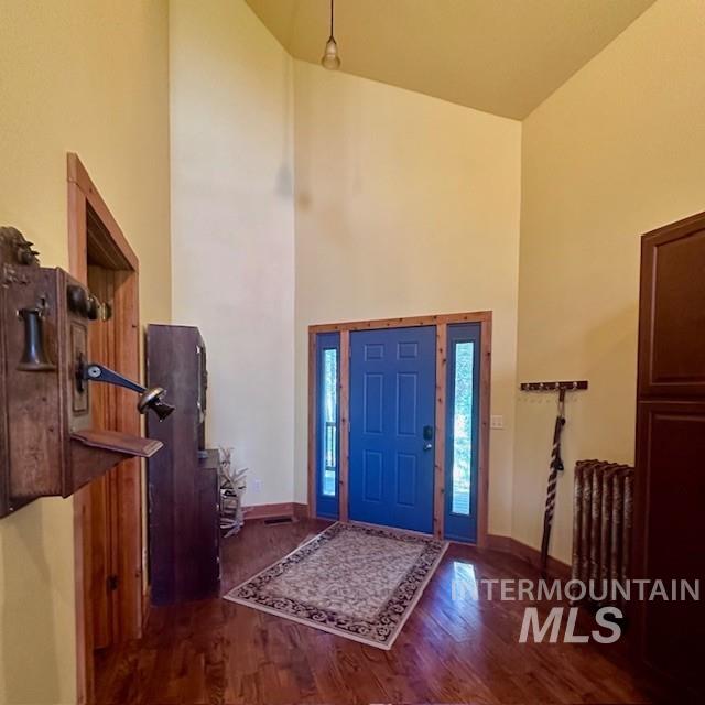 51 Ranch Cir, Cascade, Idaho 83611, 2 Bedrooms, 2 Bathrooms, Residential For Sale, Price $569,000, 98947655