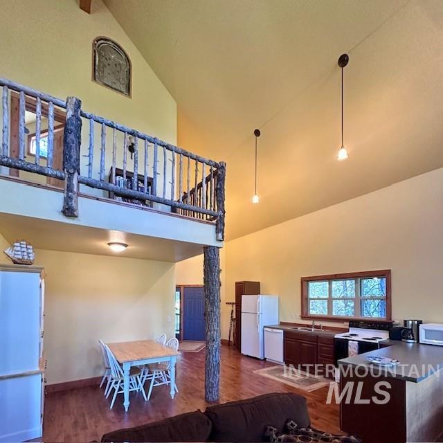 51 Ranch Cir, Cascade, Idaho 83611, 2 Bedrooms, 2 Bathrooms, Residential For Sale, Price $569,000, 98947655