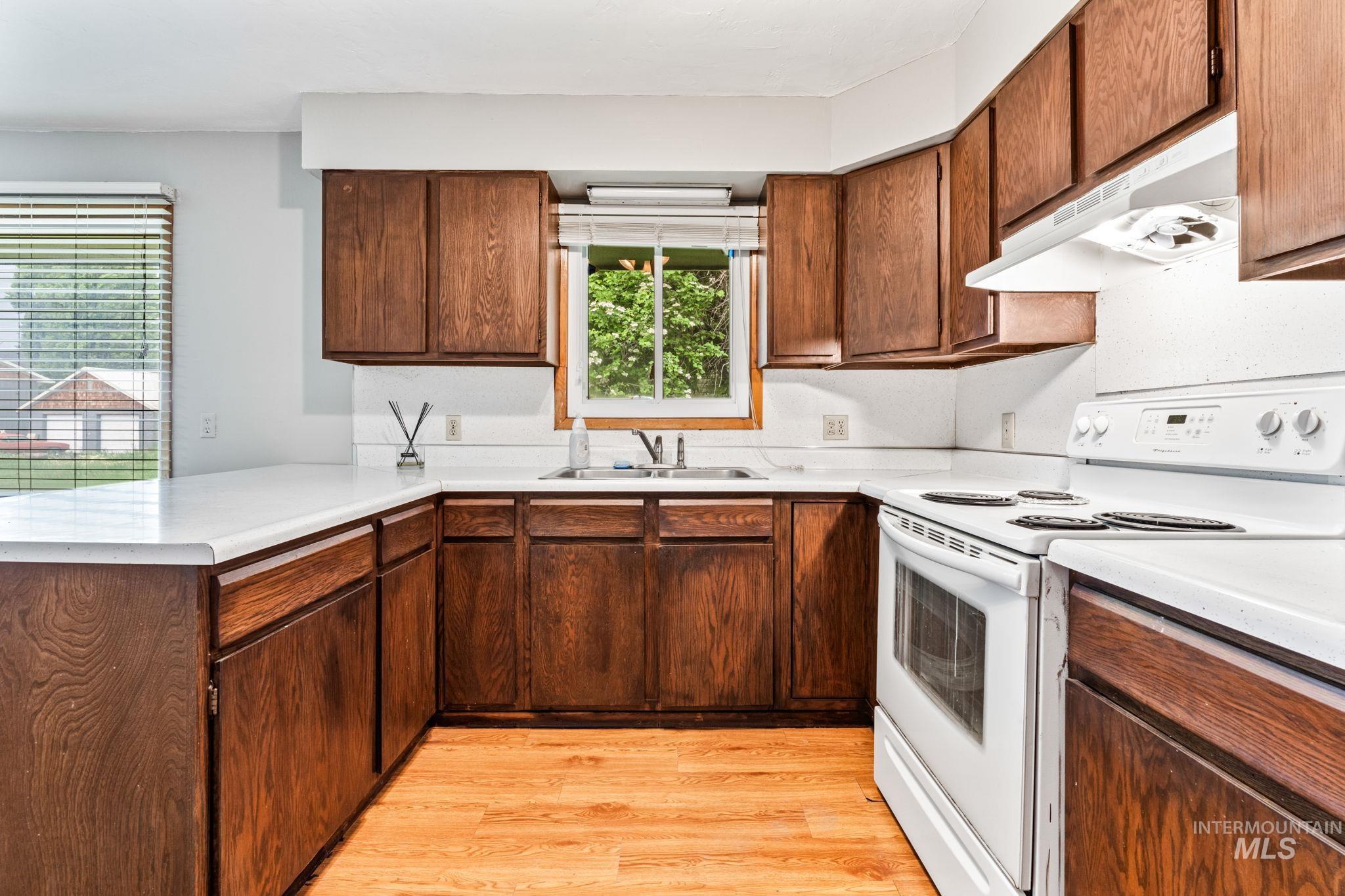 419 W 2nd St., Fairfield, Idaho 83327, 3 Bedrooms, 2 Bathrooms, Residential For Sale, Price $299,000, 98947720