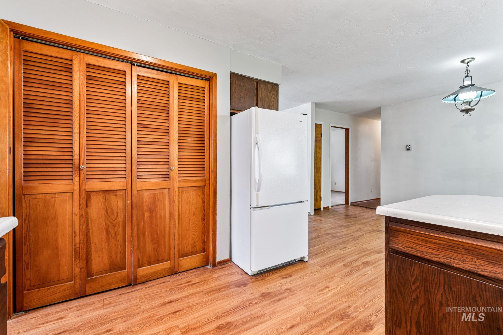 419 W 2nd St., Fairfield, Idaho 83327, 3 Bedrooms, 2 Bathrooms, Residential For Sale, Price $299,000, 98947720