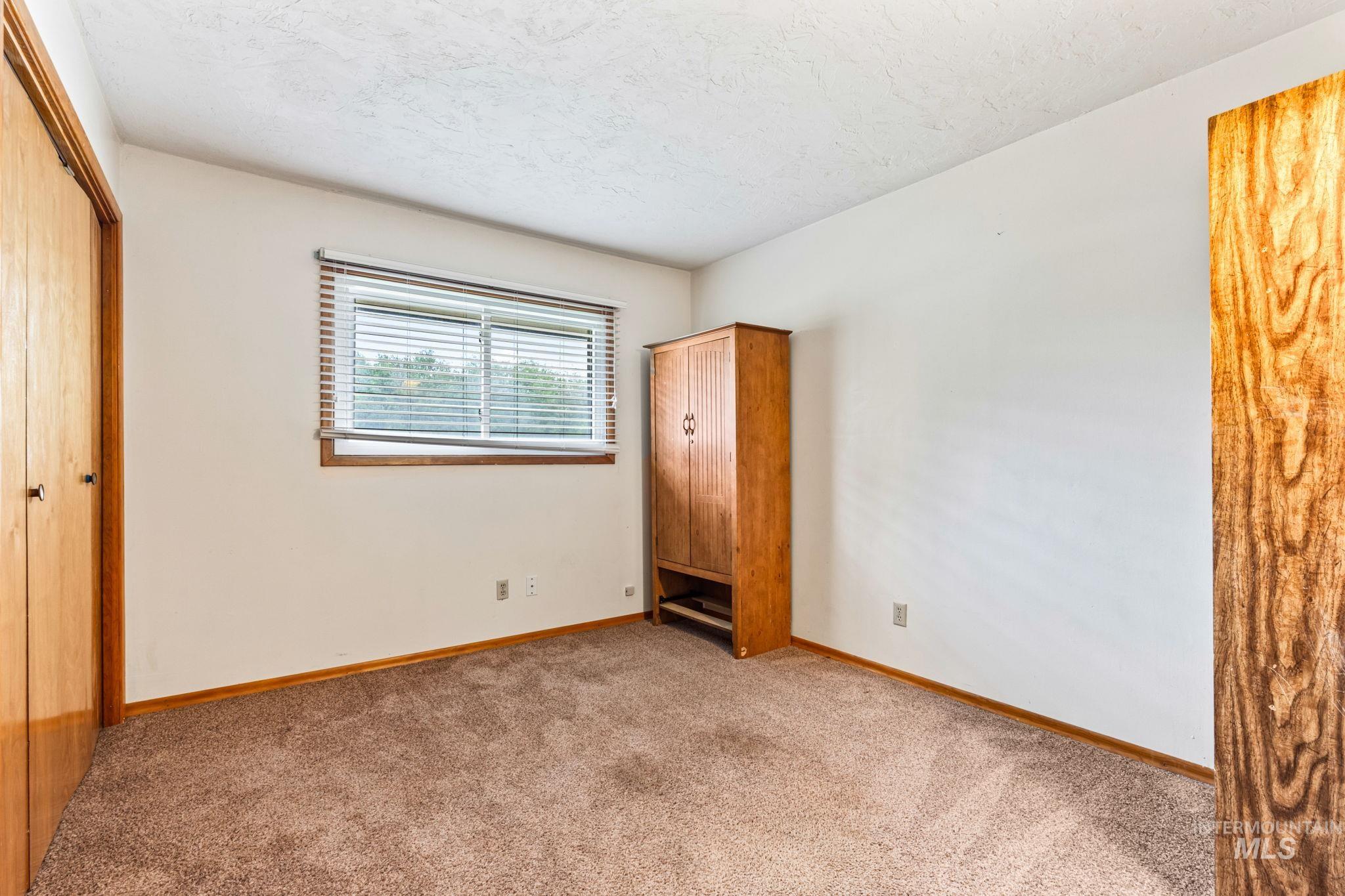 419 W 2nd St., Fairfield, Idaho 83327, 3 Bedrooms, 2 Bathrooms, Residential For Sale, Price $299,000, 98947720
