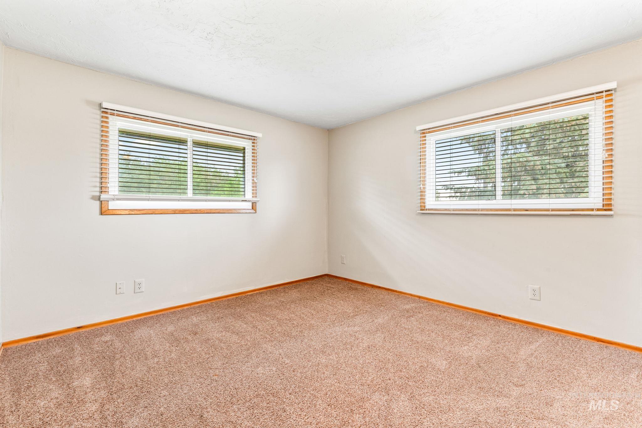 419 W 2nd St., Fairfield, Idaho 83327, 3 Bedrooms, 2 Bathrooms, Residential For Sale, Price $299,000, 98947720
