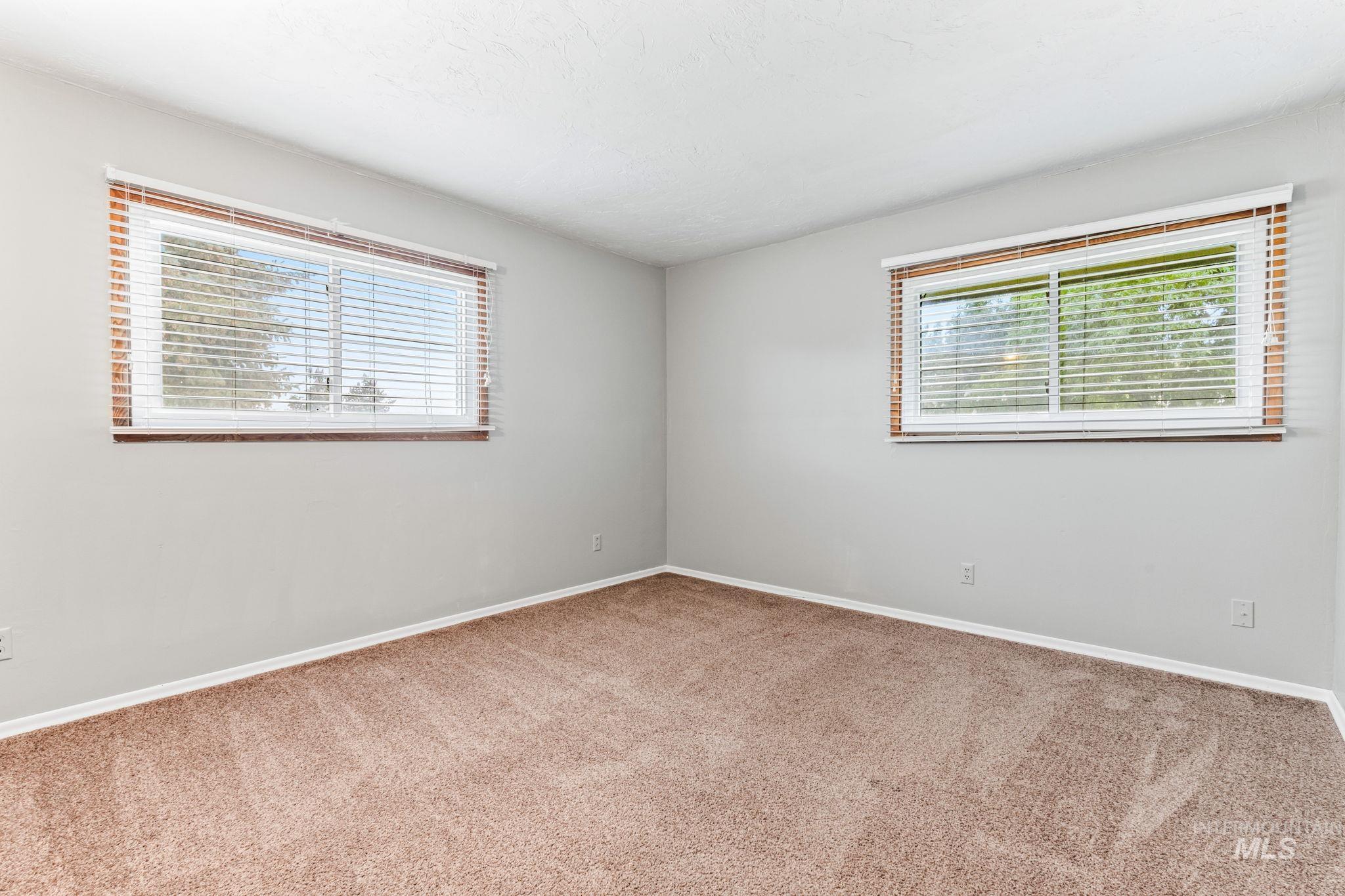 419 W 2nd St., Fairfield, Idaho 83327, 3 Bedrooms, 2 Bathrooms, Residential For Sale, Price $299,000, 98947720