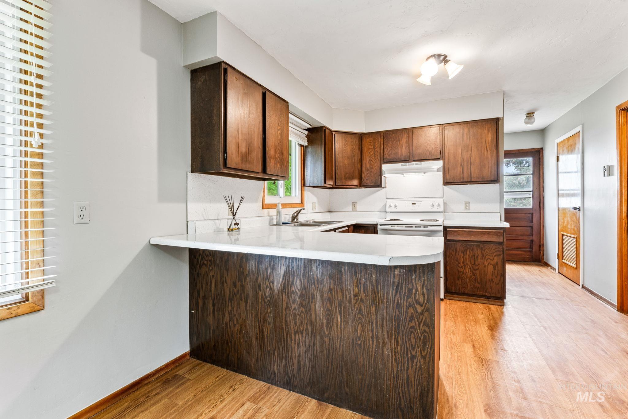 419 W 2nd St., Fairfield, Idaho 83327, 3 Bedrooms, 2 Bathrooms, Residential For Sale, Price $299,000, 98947720