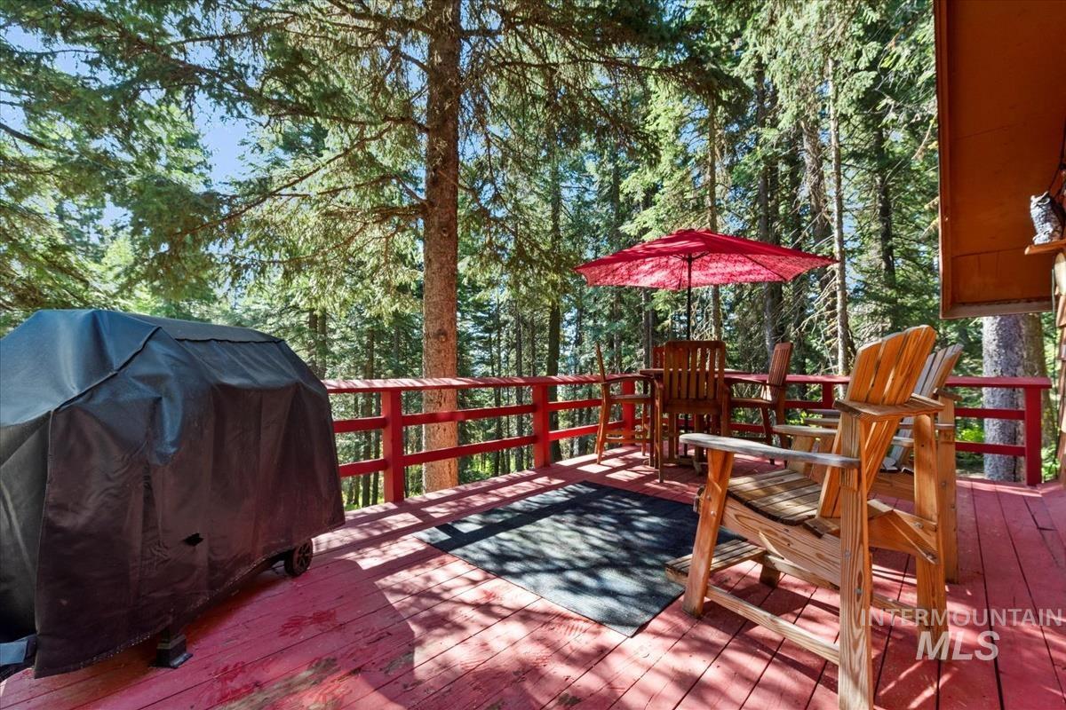 1589 Bear Trail Lp, Cascade, Idaho 83611, 3 Bedrooms, 1 Bathroom, Residential For Sale, Price $405,000, 98947738