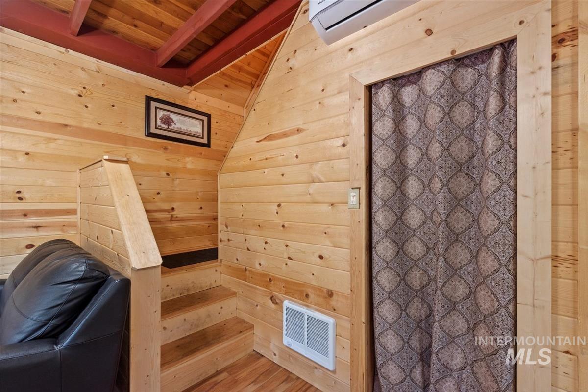 1589 Bear Trail Lp, Cascade, Idaho 83611, 3 Bedrooms, 1 Bathroom, Residential For Sale, Price $405,000, 98947738