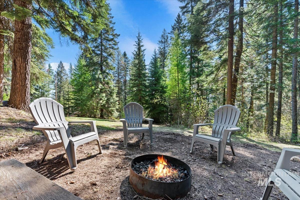 1589 Bear Trail Lp, Cascade, Idaho 83611, 3 Bedrooms, 1 Bathroom, Residential For Sale, Price $405,000, 98947738