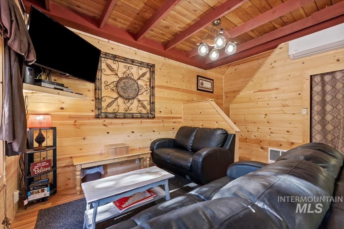 1589 Bear Trail Lp, Cascade, Idaho 83611, 3 Bedrooms, 1 Bathroom, Residential For Sale, Price $405,000, 98947738