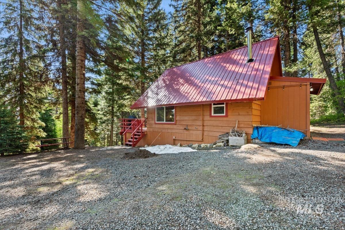 1589 Bear Trail Lp, Cascade, Idaho 83611, 3 Bedrooms, 1 Bathroom, Residential For Sale, Price $405,000, 98947738