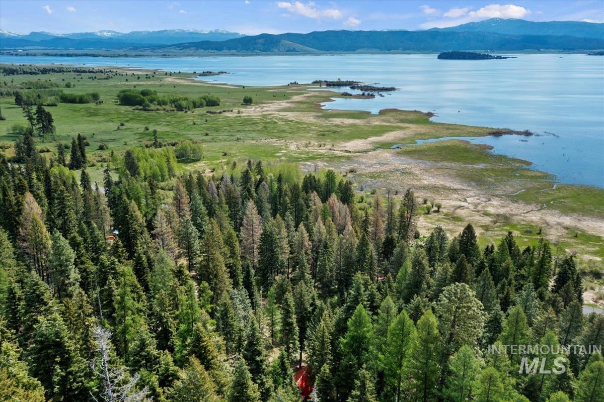 1589 Bear Trail Lp, Cascade, Idaho 83611, 3 Bedrooms, 1 Bathroom, Residential For Sale, Price $405,000, 98947738