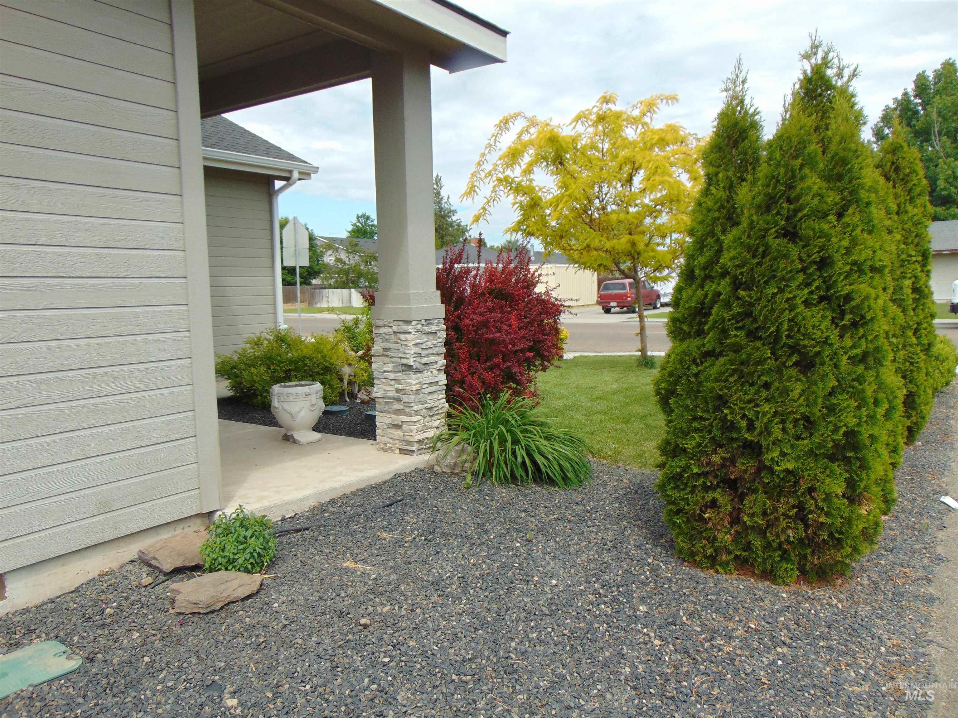 1488 W Idaho Ave., Ontario, Oregon 97914, 3 Bedrooms, 2 Bathrooms, Residential For Sale, Price $364,900, 98947744